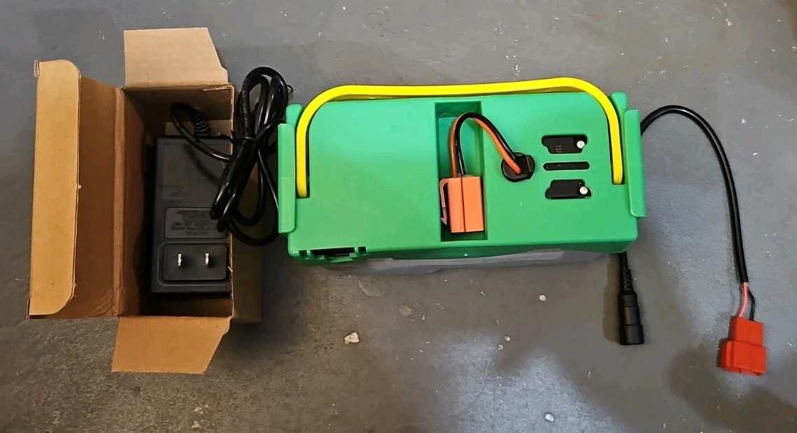 12V 7Ah Rechargeable Power Source for Children's Ride-On Tractors and Trailers - Image 2