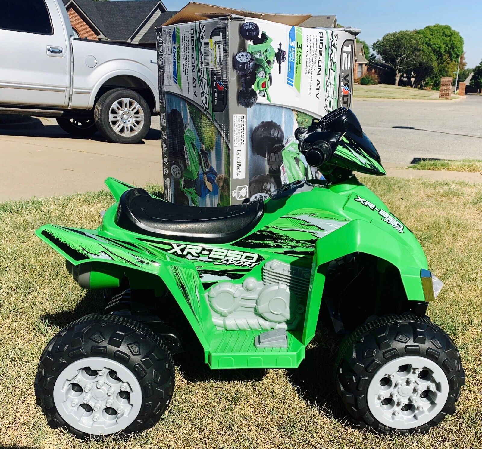 12V Battery-Powered Kids ATV with Realistic Sounds and Lights - Green - Image 3