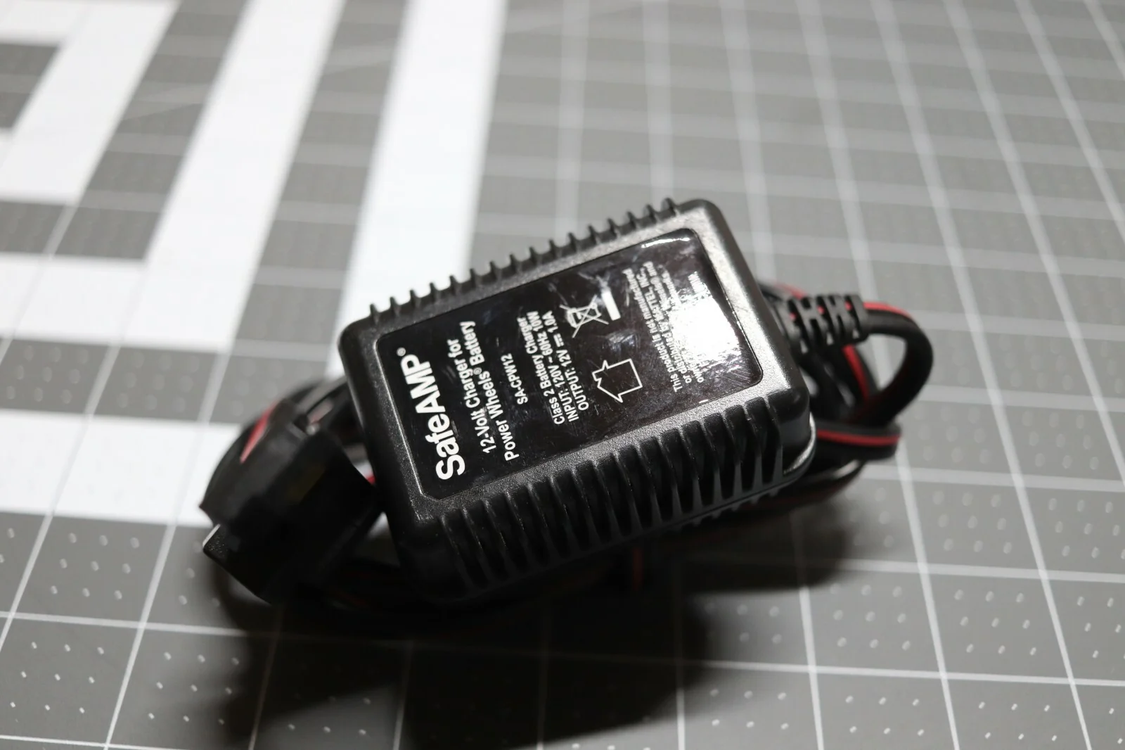 12V Gray SafeAMP Battery Charger for Power Wheels - Image 3