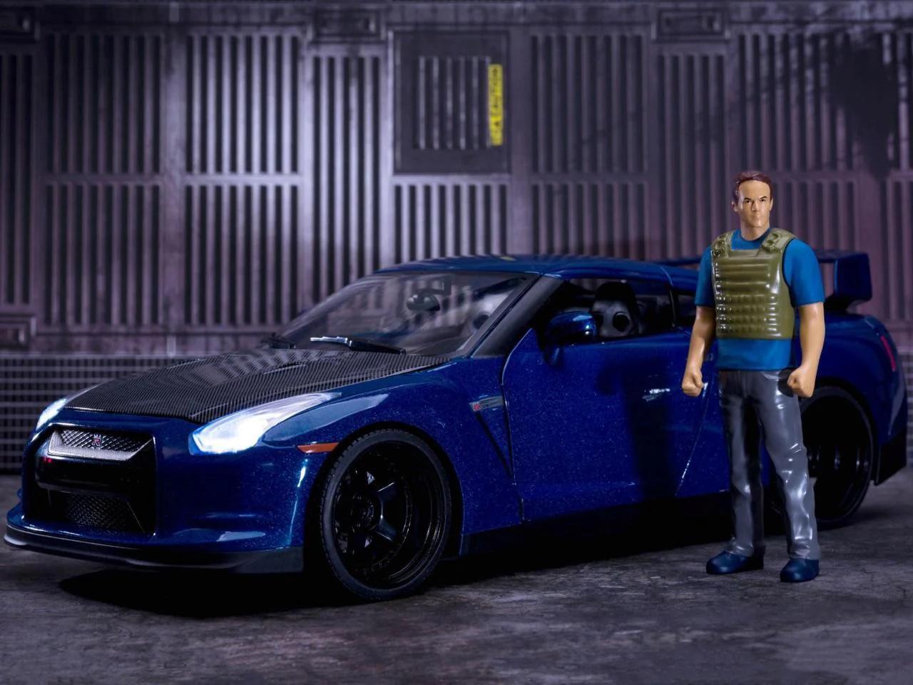2009 Nissan GT-R R35 Blue Metallic and Carbon Model with Lights and Brian Figurine - Image 8