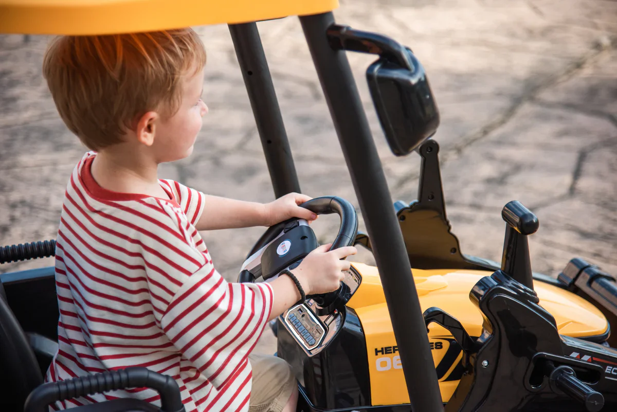24V Children's Ride on Excavator Tractor with Trailer - Battery-Powered Electric Vehicle Plaything - Image 12