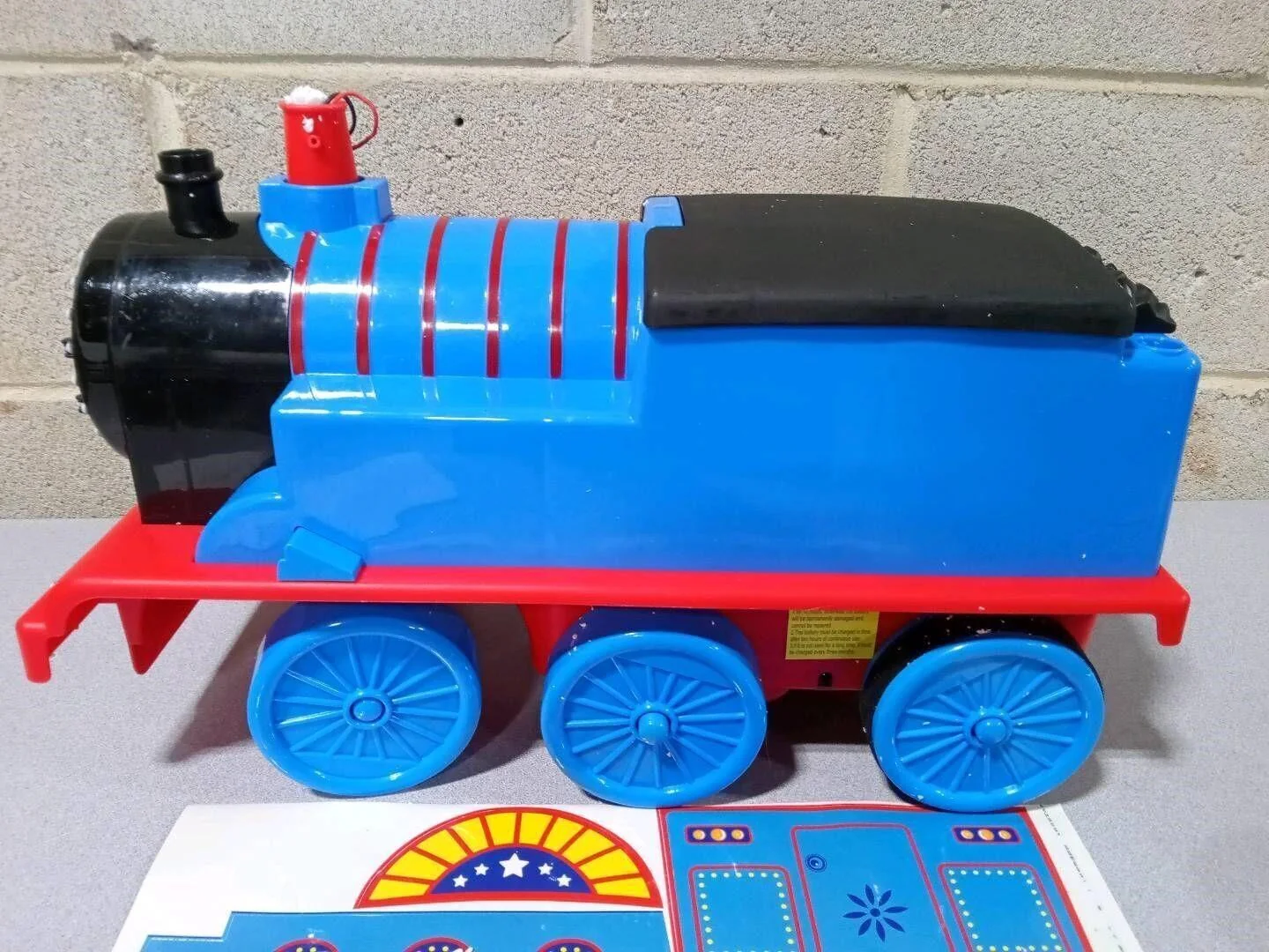 6V Battery-Powered Electric Ride-On Train Toy Car with Curved Tracks, Lights, and Music for Children - Image 3