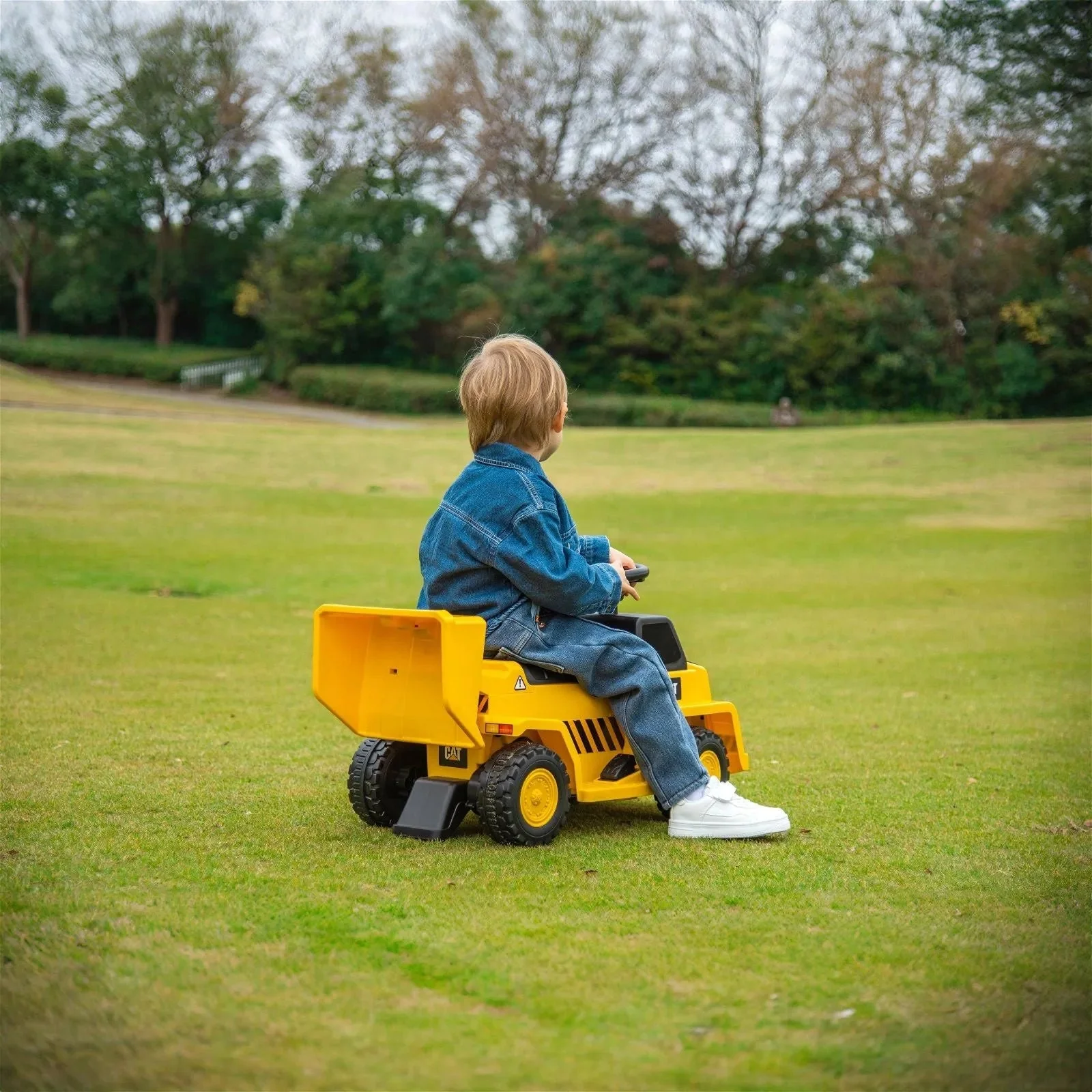 6V CAT Dump Truck Ride-On Toy - Image 4