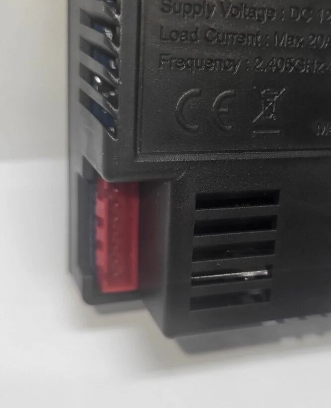 12V JR RX 2.4GHz 7-Pin Red Socket Receiver Plug - Image 3