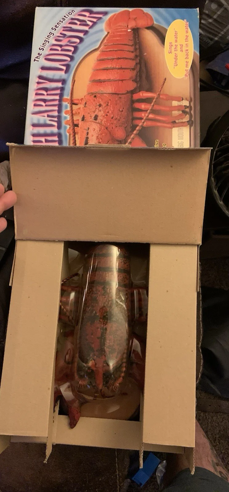 Larry Lobster Singing Motion-Activated Toy - Battery Powered 2000 Edition - Image 3