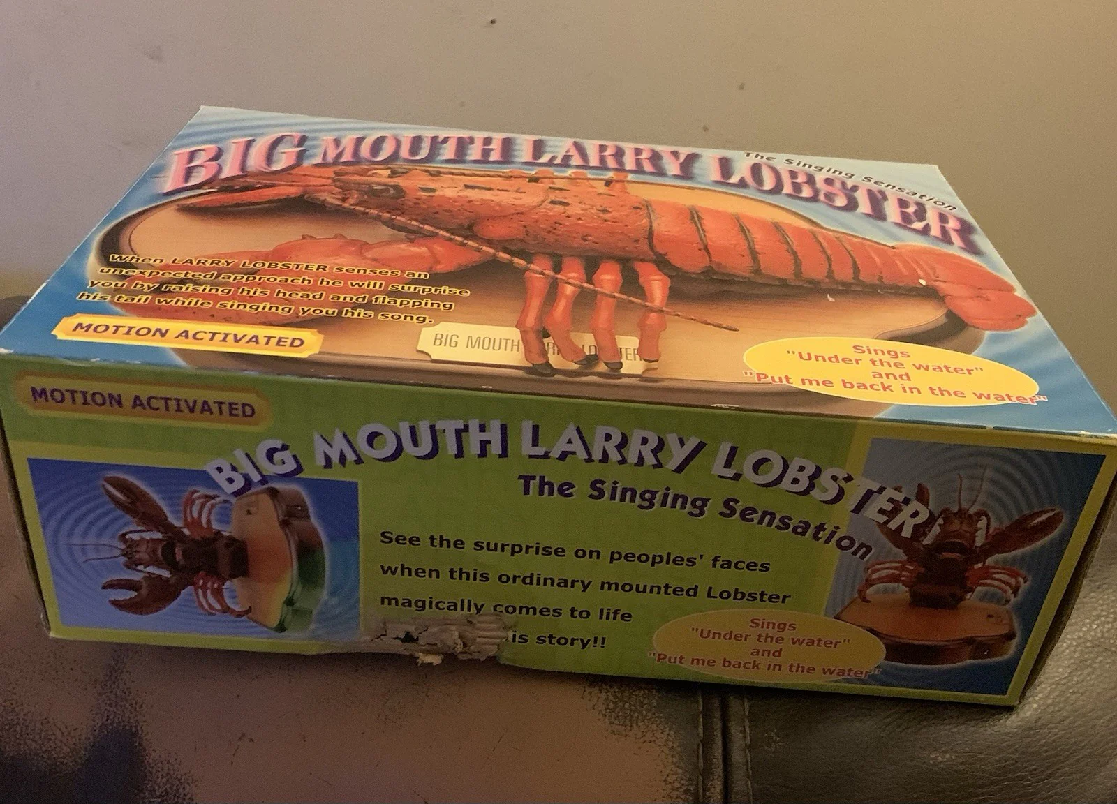 Larry Lobster Singing Motion-Activated Toy - Battery Powered 2000 Edition - Image 6
