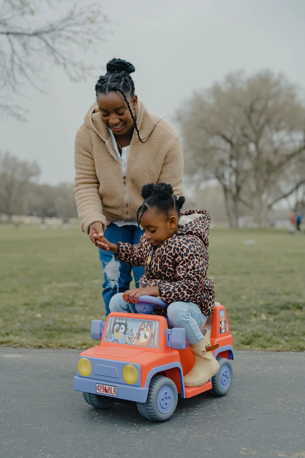 6V Electric Ride-On Car for Toddlers with Interactive Features and Sound Effects - Image 3