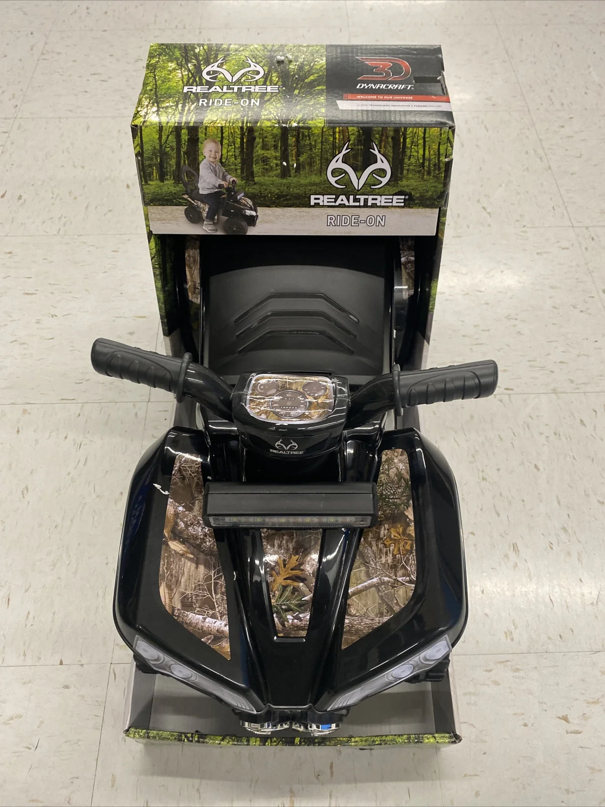Boys' Realtree Ride-On Vehicle with Working Light Bar - Image 4