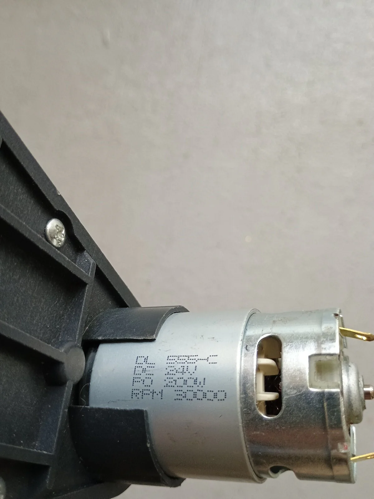 Caja de cambios 555C 24V 30000 RPM con motor de alto par - Image 10