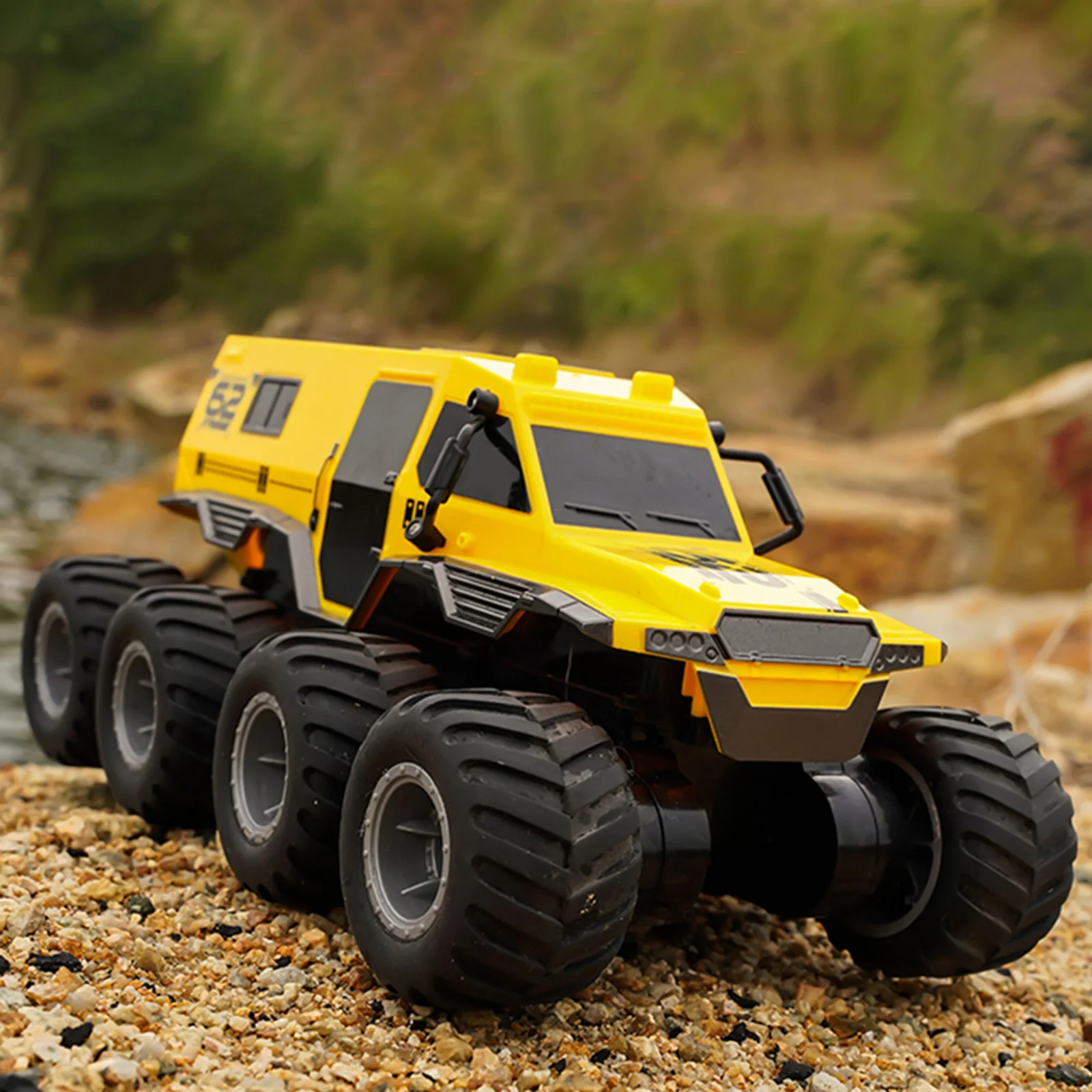 Waterproof 8-Wheel 2.4G Remote Control Armored Car S3L8 - Image 10