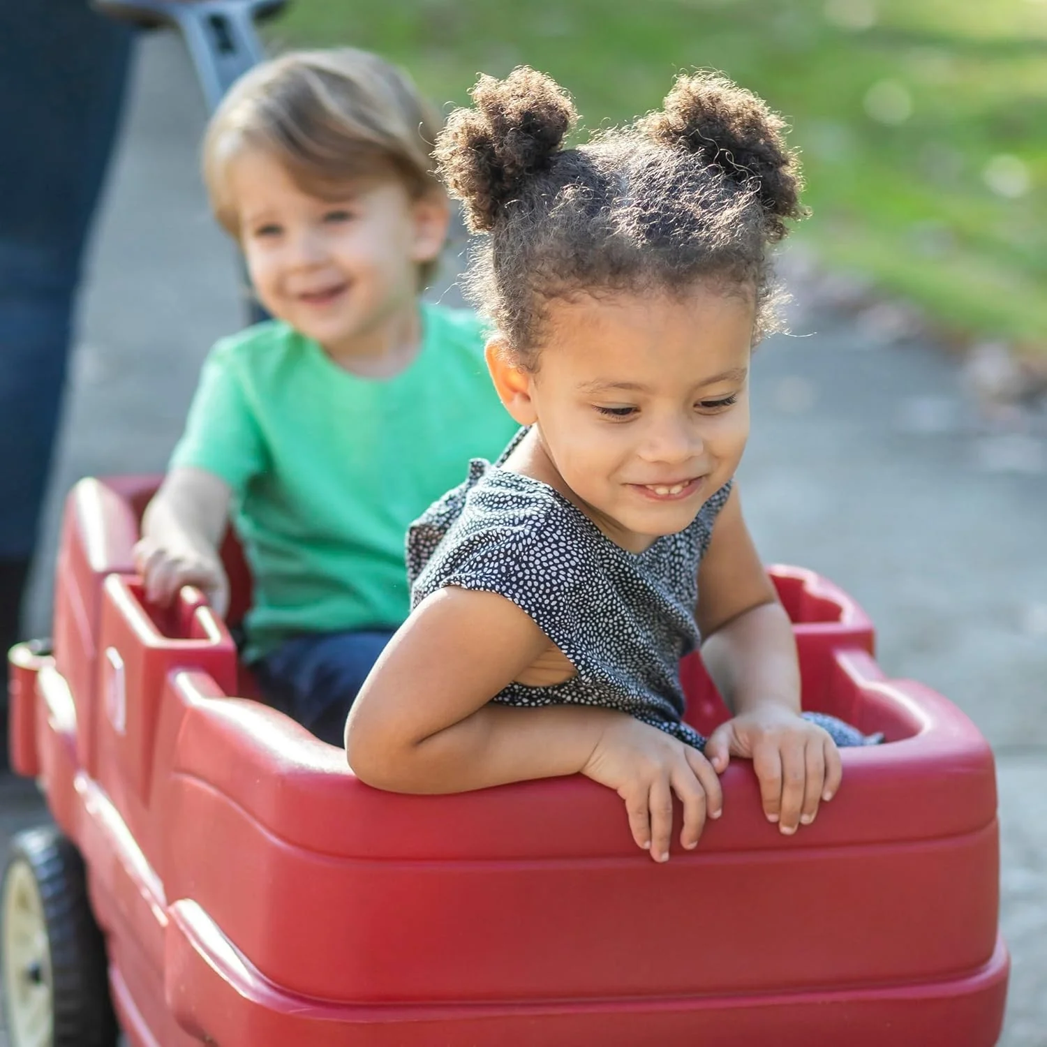 Compact Easy-to-Clean Kids Wagon with Side Storage, 75 lb Capacity - Image 8