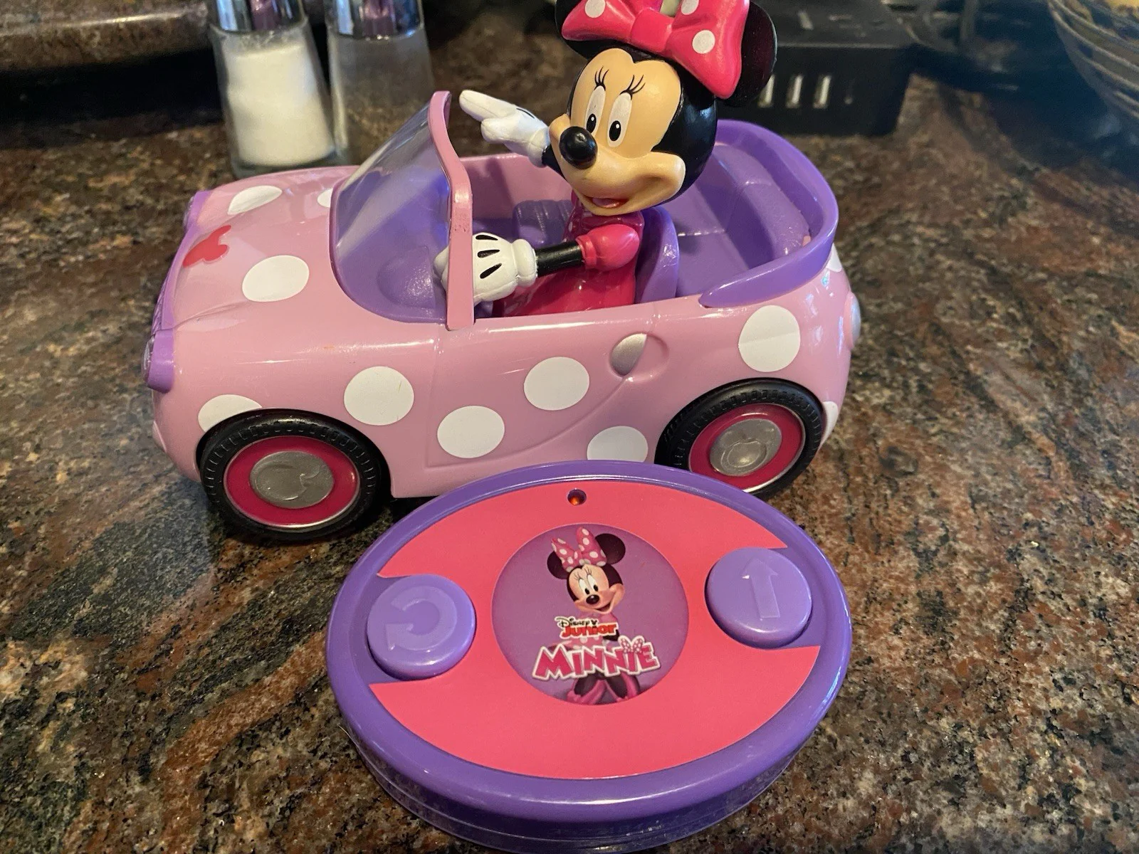 Junior Minnie Mouse Polka Dots Remote Control Roadster Car with Batteries - Image 13