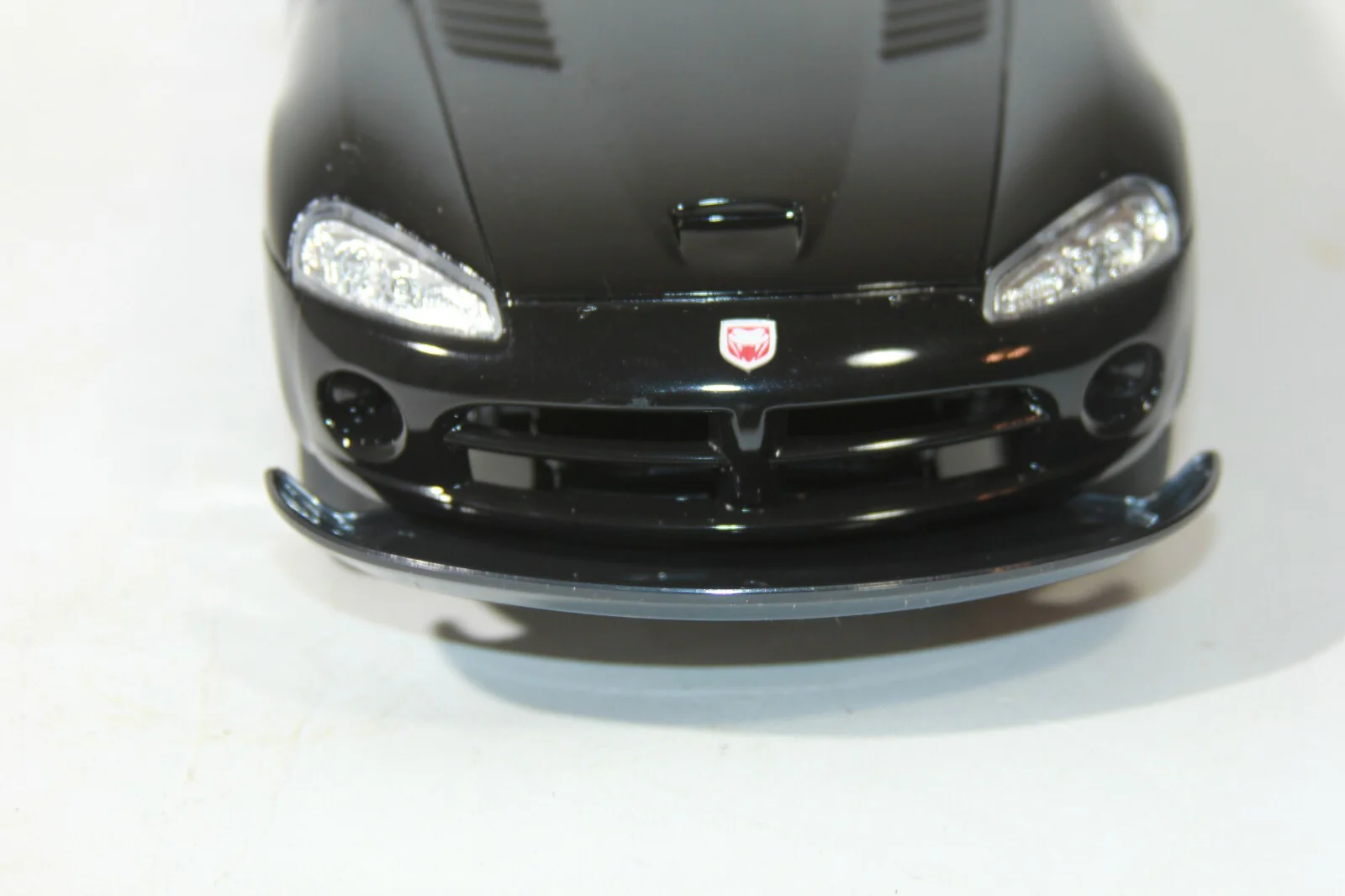6.0V Black Dodge Viper SRT10 Platinum Remote Control Car - Image 6
