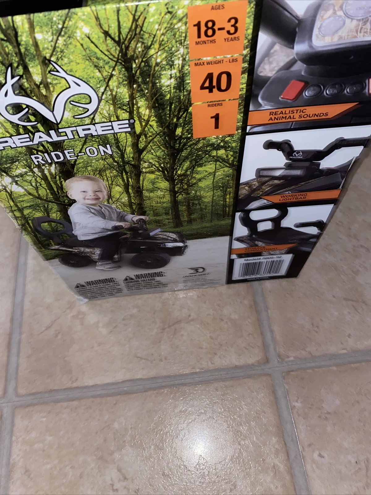 Boys Realtree Ride-On Vehicle with Working Light Bar and Distressed Finish - Image 5
