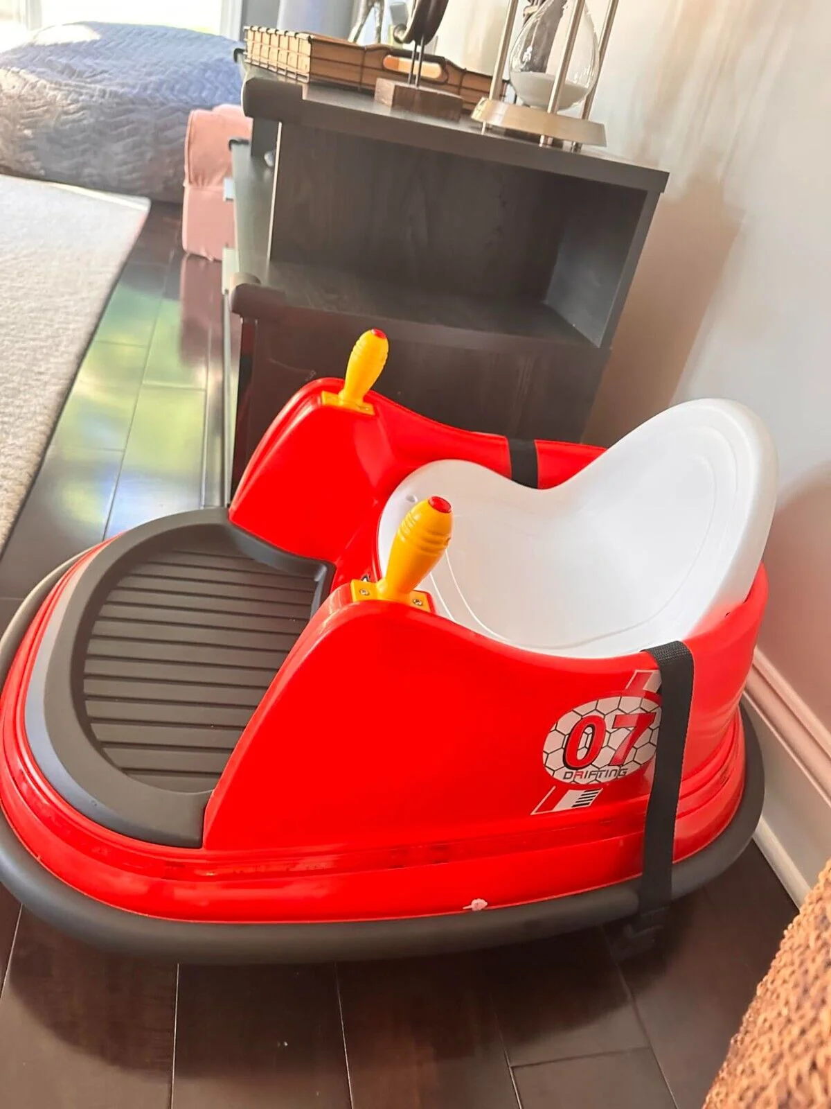 Electric Bumper Car for Kids with Flashing Lights - Perfect Toddler Gift for Playtime - Image 3
