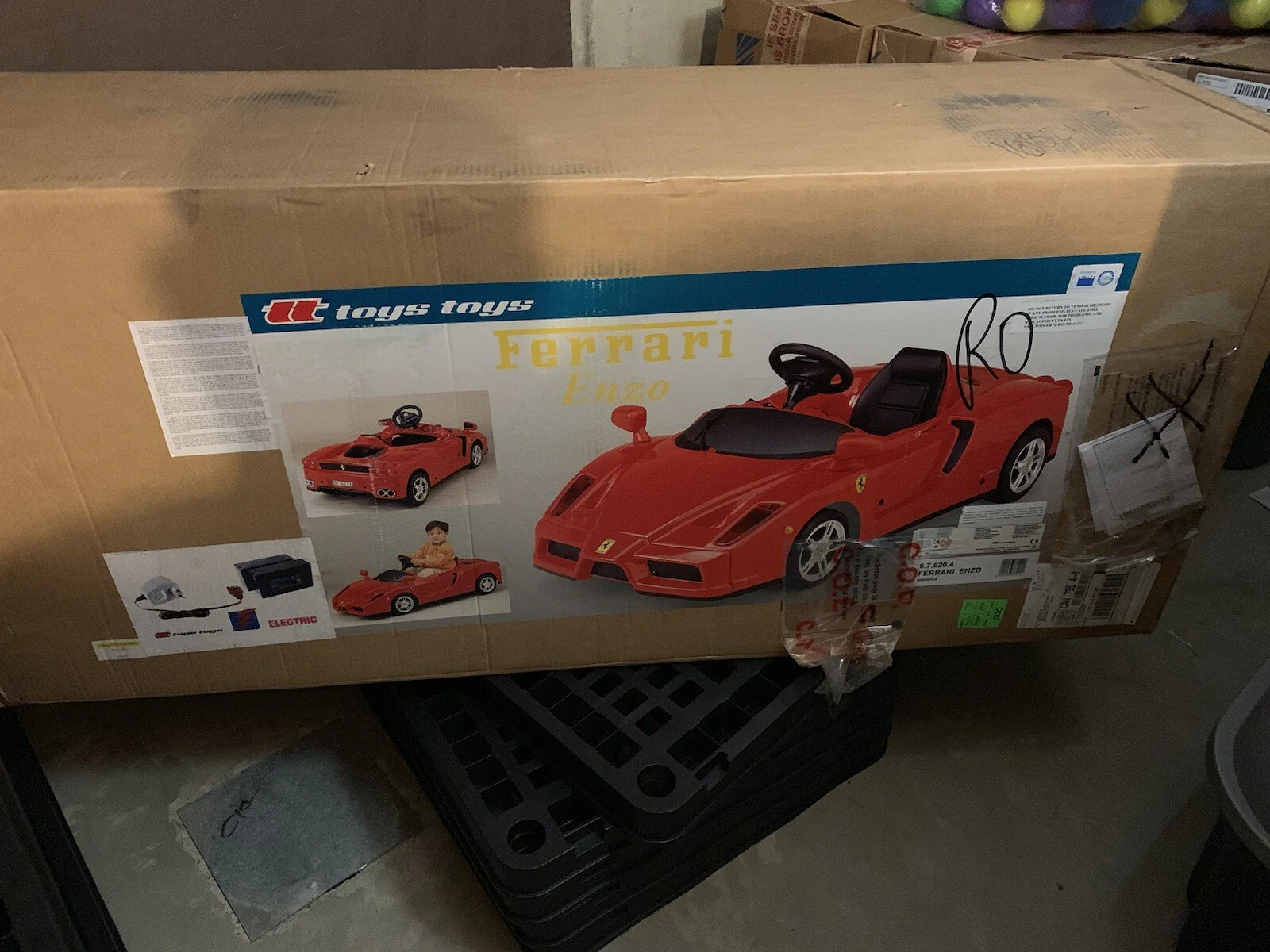 Enzo Ferrari Ride-On Toy Car for Kids - Image 7