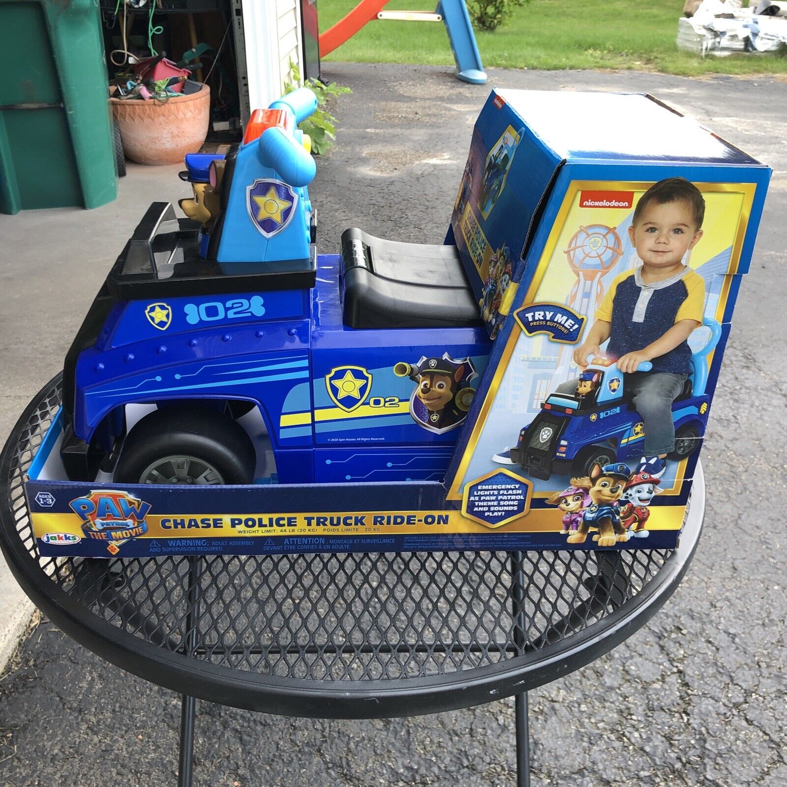 Experience the Excitement with Paw Patrol's Chase Police Truck Ride On Car - Featuring Realistic Sounds and Lights! - Image 3