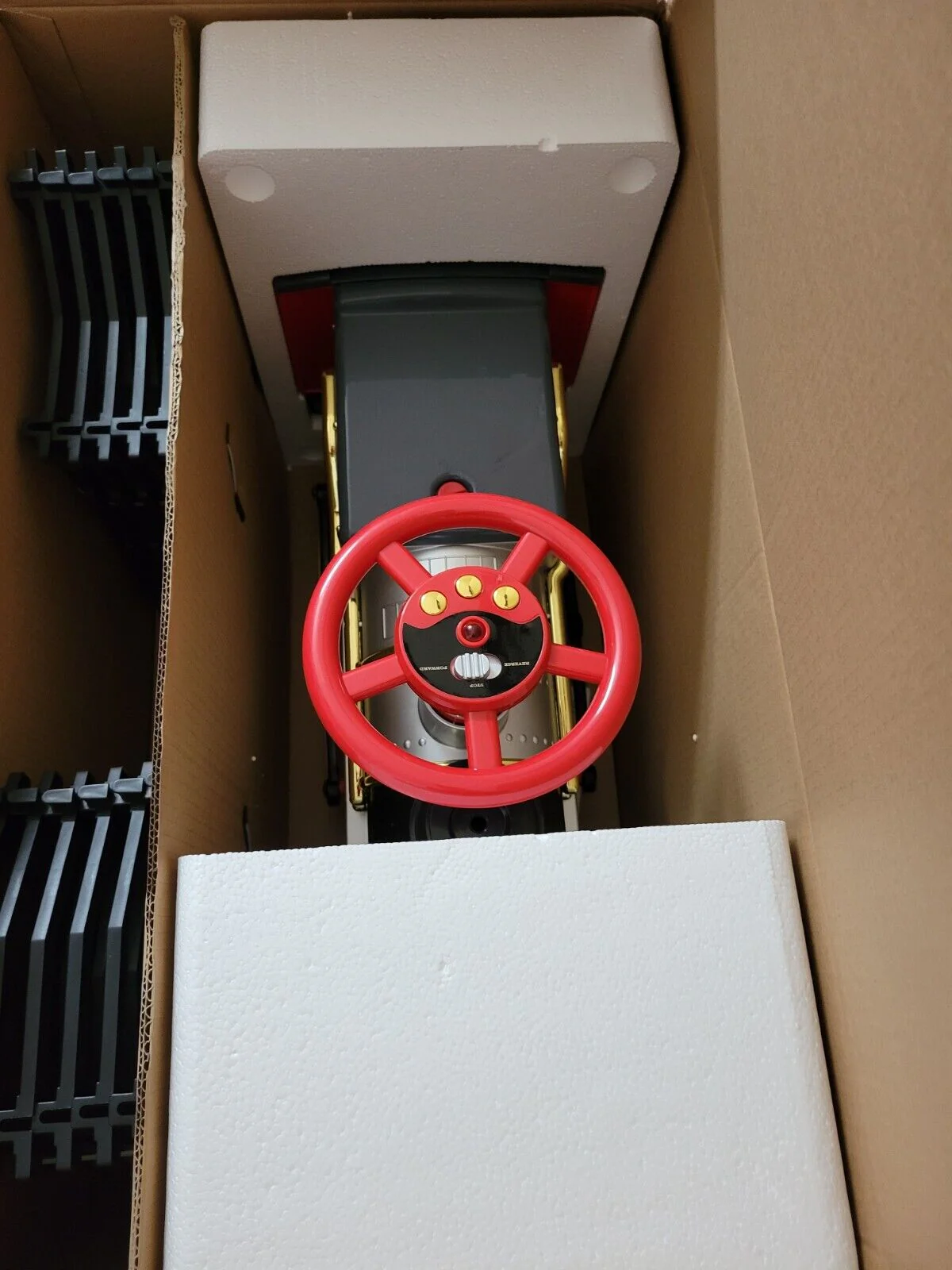 FAO Schwarz Express Ride-On Train: The Ultimate Kids' Adventure! - Image 6