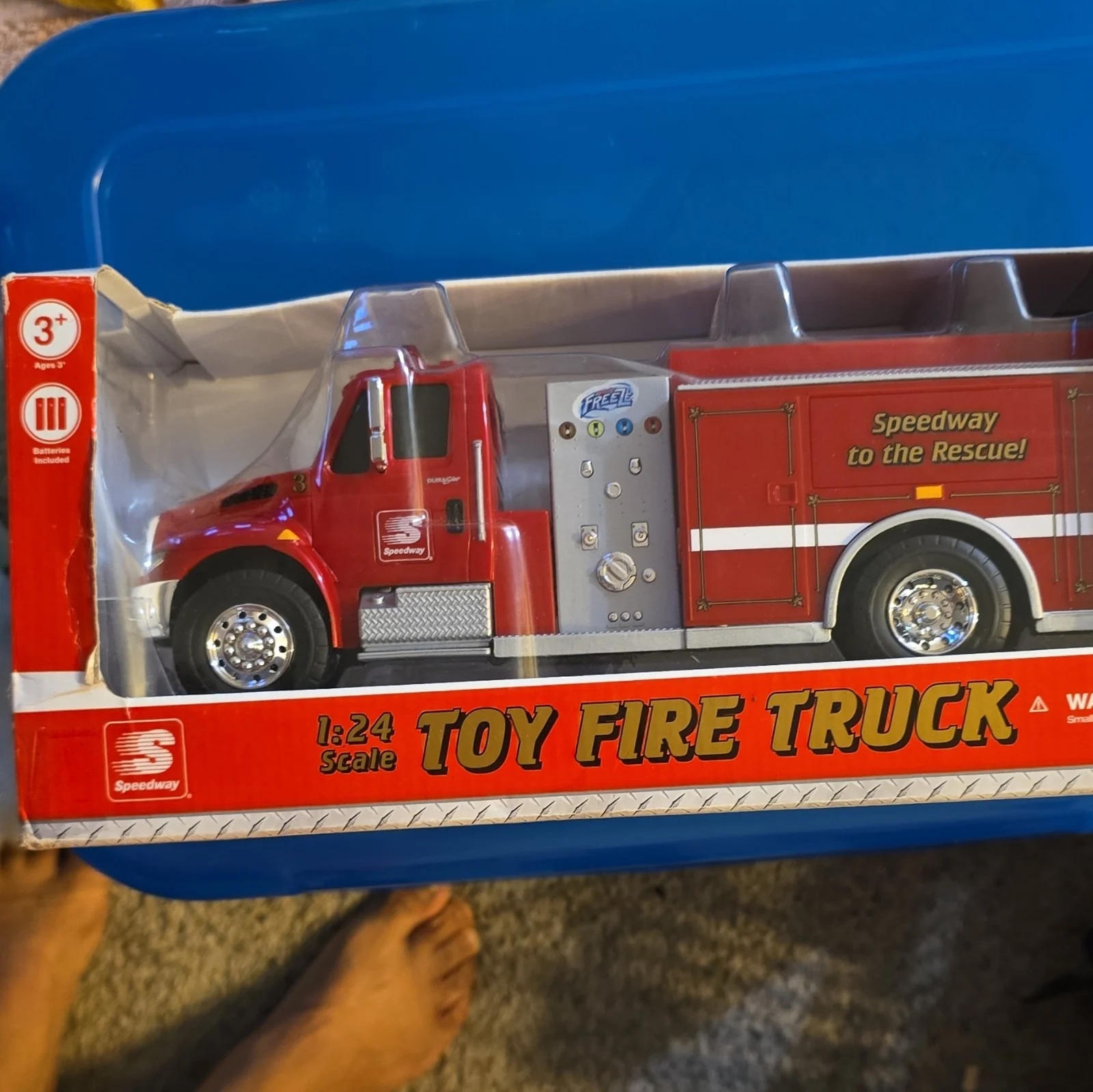 1:24 Scale Battery-Powered Fire Truck Toy for Kids Ages 3 and Up