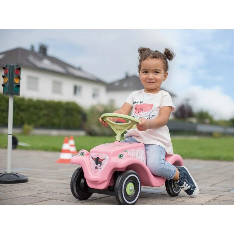 Flower Power Bobby Car Classic: A Fun Ride for Little Ones! - Image 2