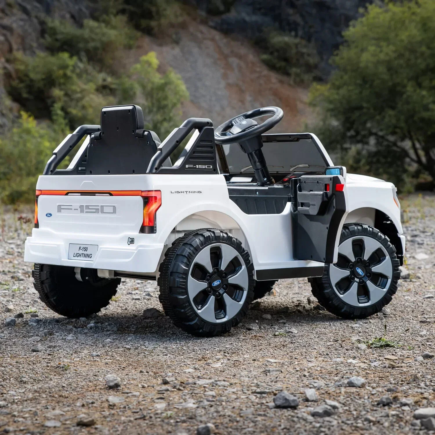 12-Volt Ride-On Truck Inspired by Ford F-150 - Image 9