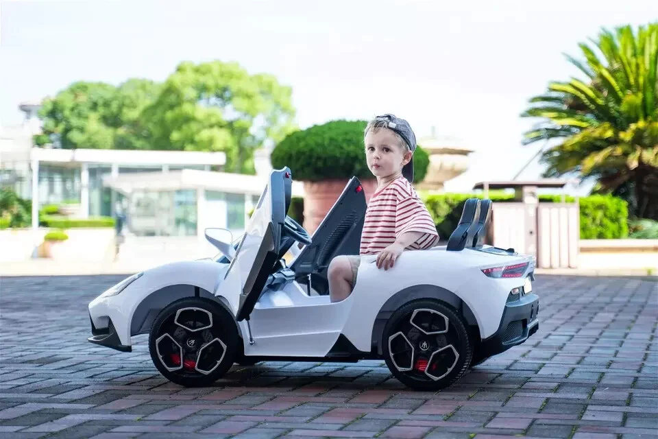 Freddo 4x4 Maserati MC20 2-Seater Ride-On Car for Kids with Music - Image 6