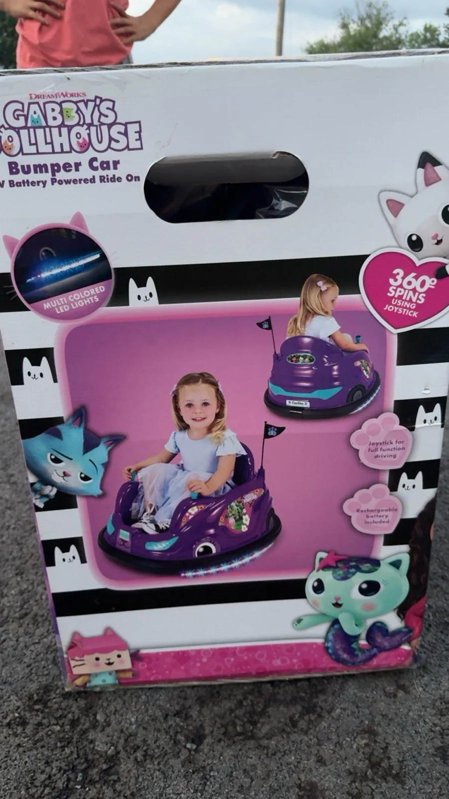 Gabby’s Dollhouse 6V Battery-Powered Electric Ride-On Bumper Car - Image 2