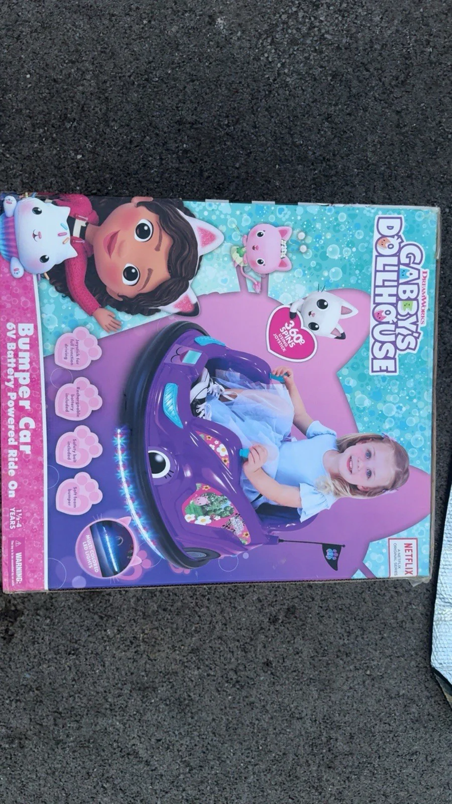 Gabby’s Dollhouse 6V Battery-Powered Electric Ride-On Bumper Car - Image 5