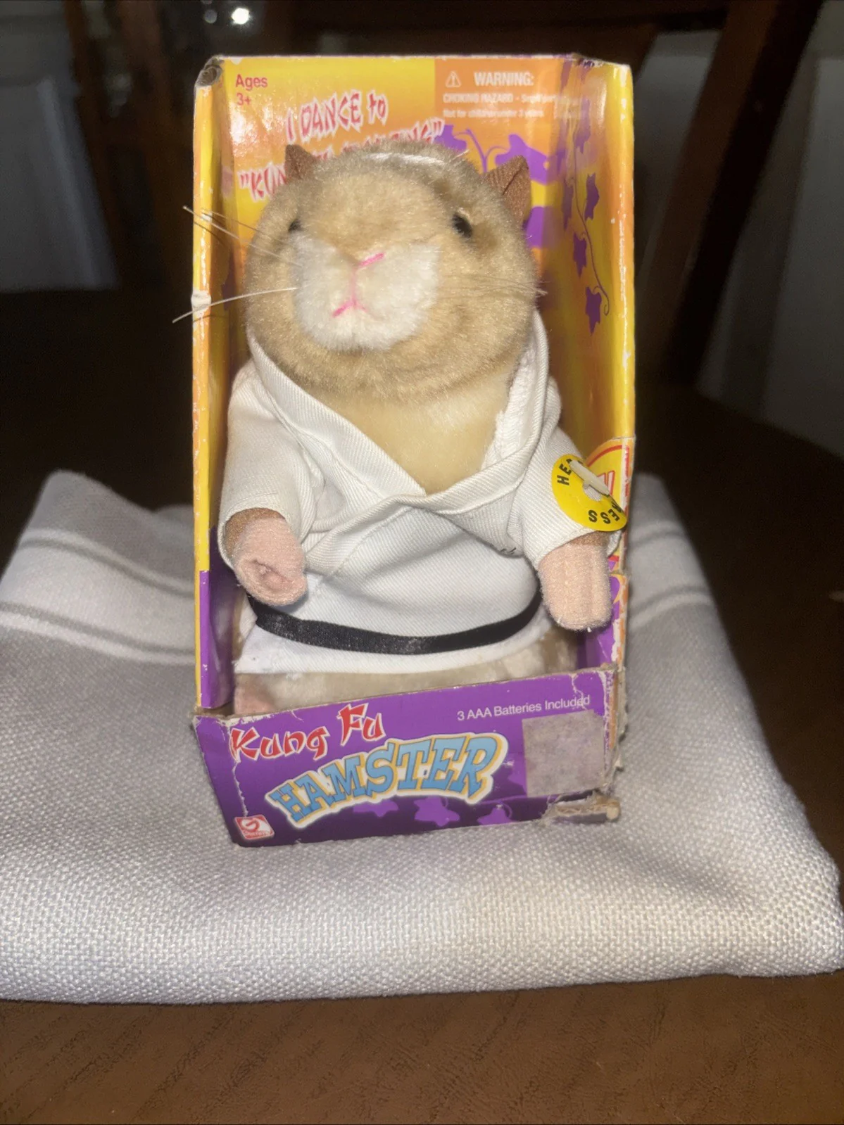 Kung Fu Hamster by Gemmy 2001 - Sings & Dances to "Kung Fu Fighting"
