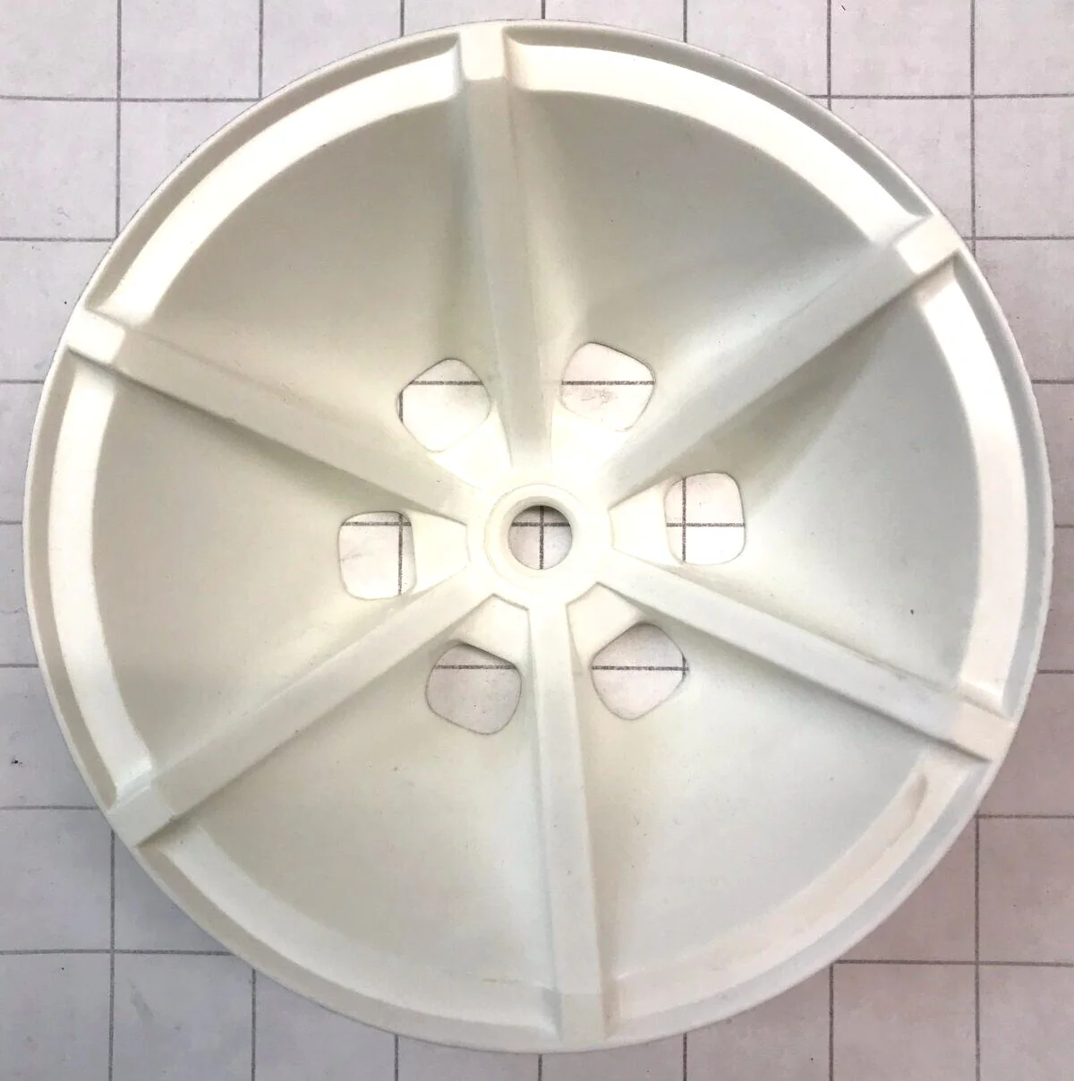 Power Wheels White Hubcap Replacement 78542-2589 Genuine Part - Image 3