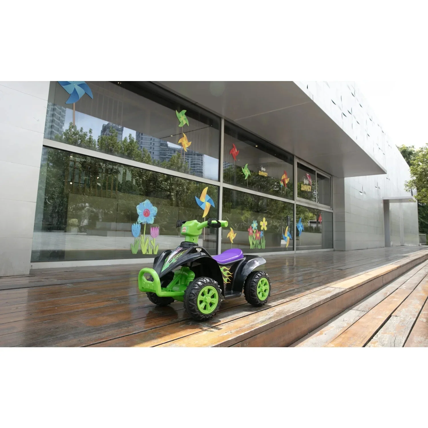 Grave Digger 6V Battery-Powered Monster Truck Quad for 18+ Month Kids - Image 2