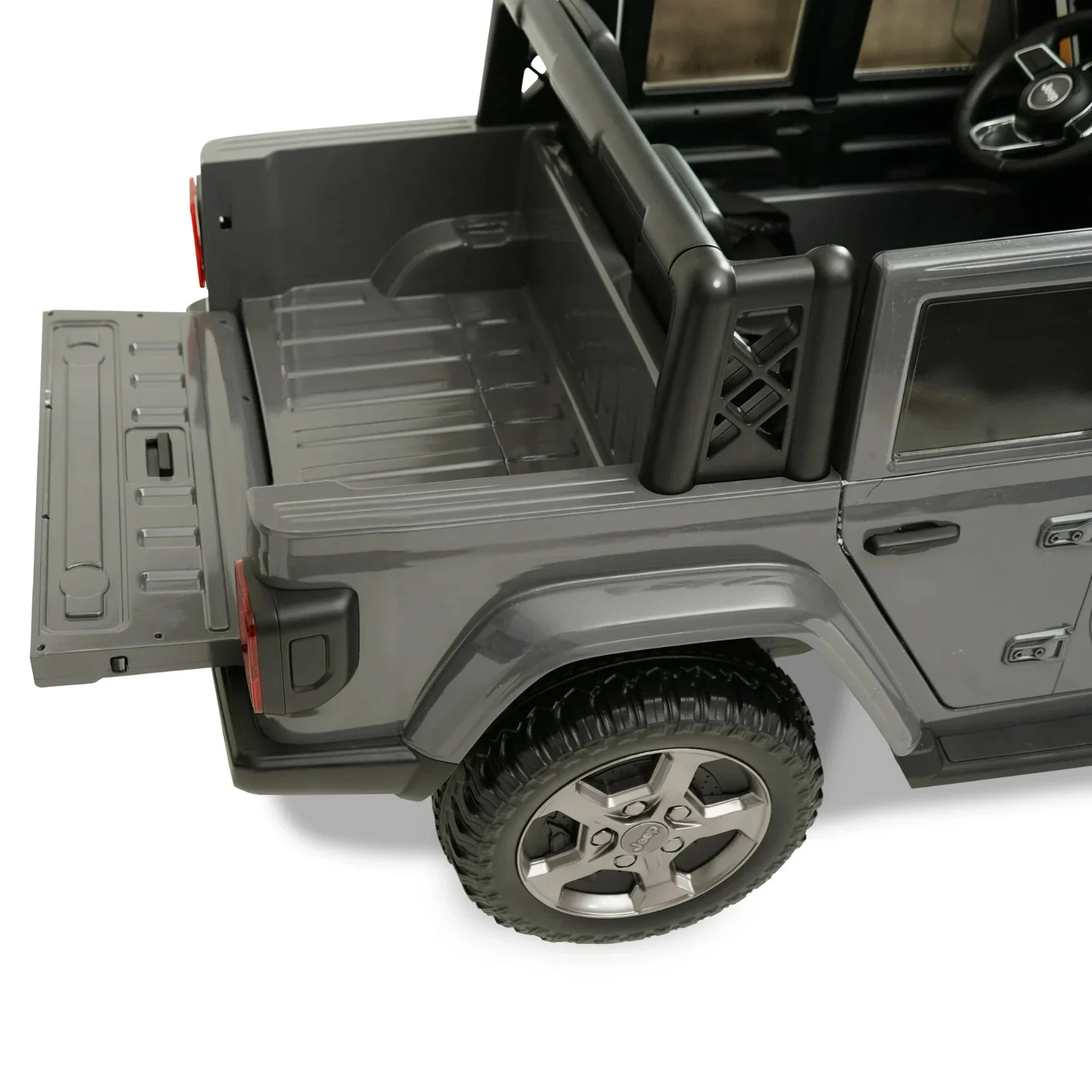 Battery-Powered Grey Gladiator Rubicon Jeep Vehicle with Sound Effects for Ages 3+ - Image 6
