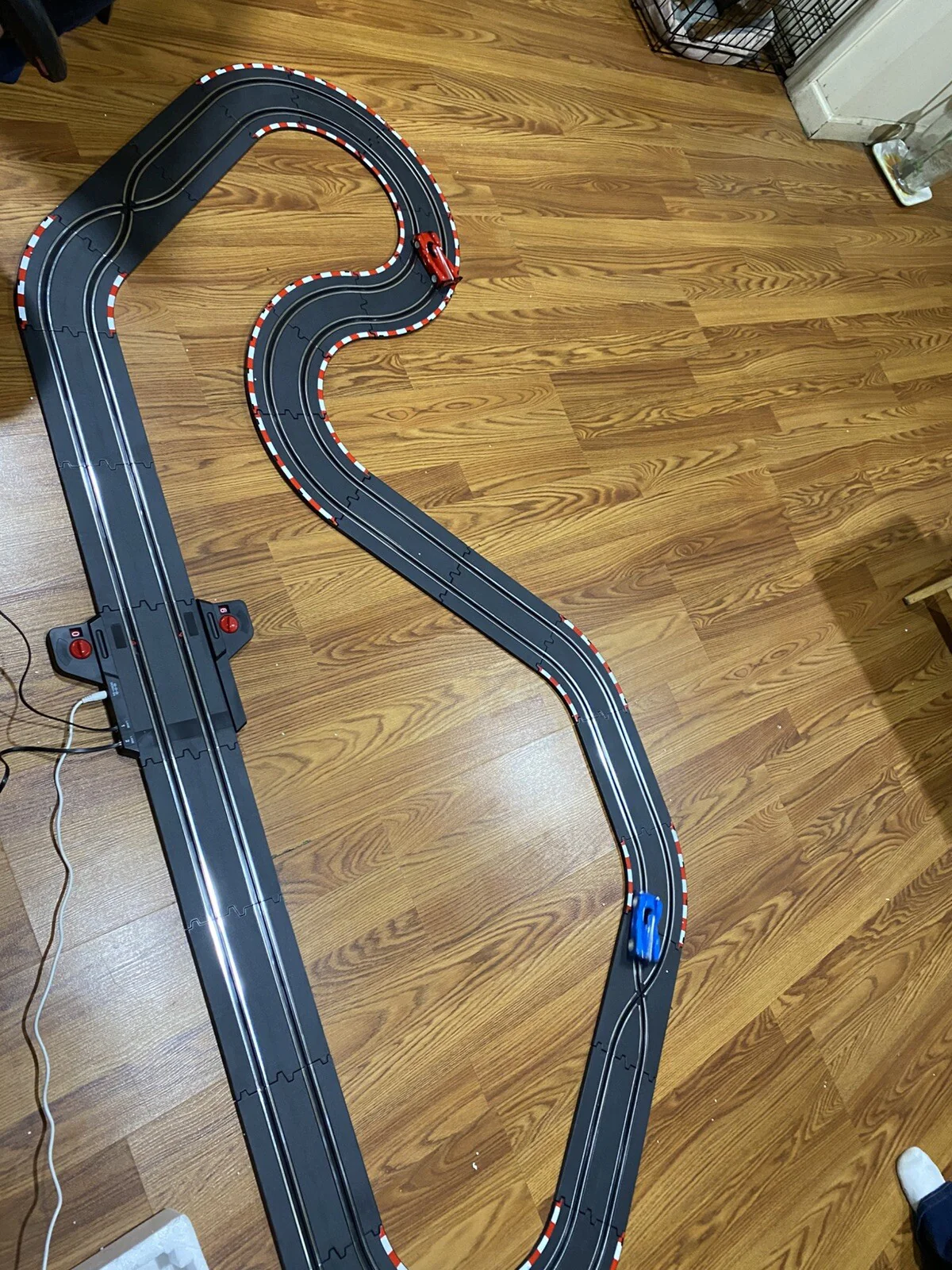 Super 153 USB Powered Slot Car Racing Set - Image 13