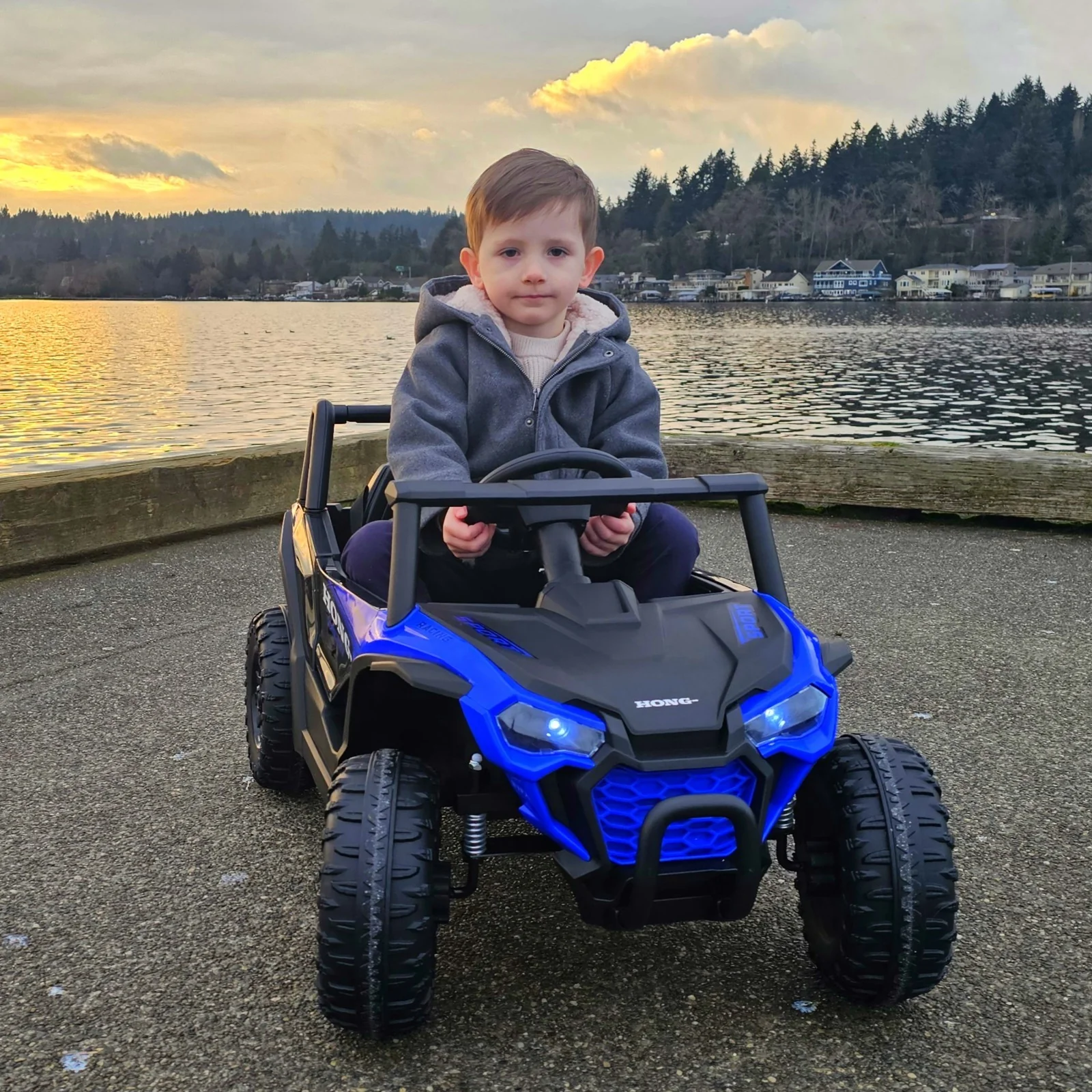 Electric Kids 4/6 Wheeler Ride-On Truck Off-Road UTV with Remote Control, 3-6 MPH - Image 10