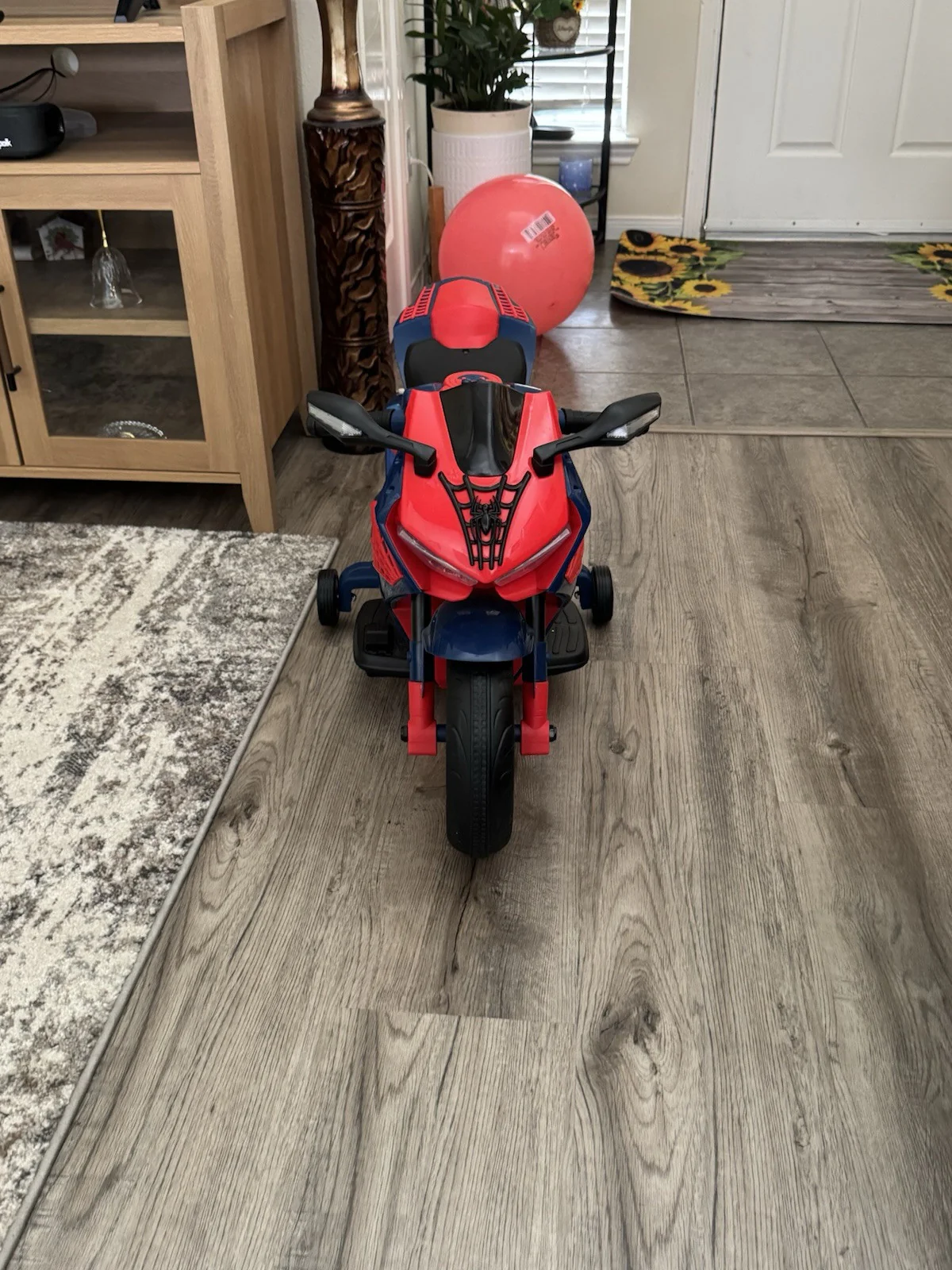 Kids Spider-Man 6V Battery-Powered Ride-On Motorcycle with Working Headlights for Ages 3+ - Image 2