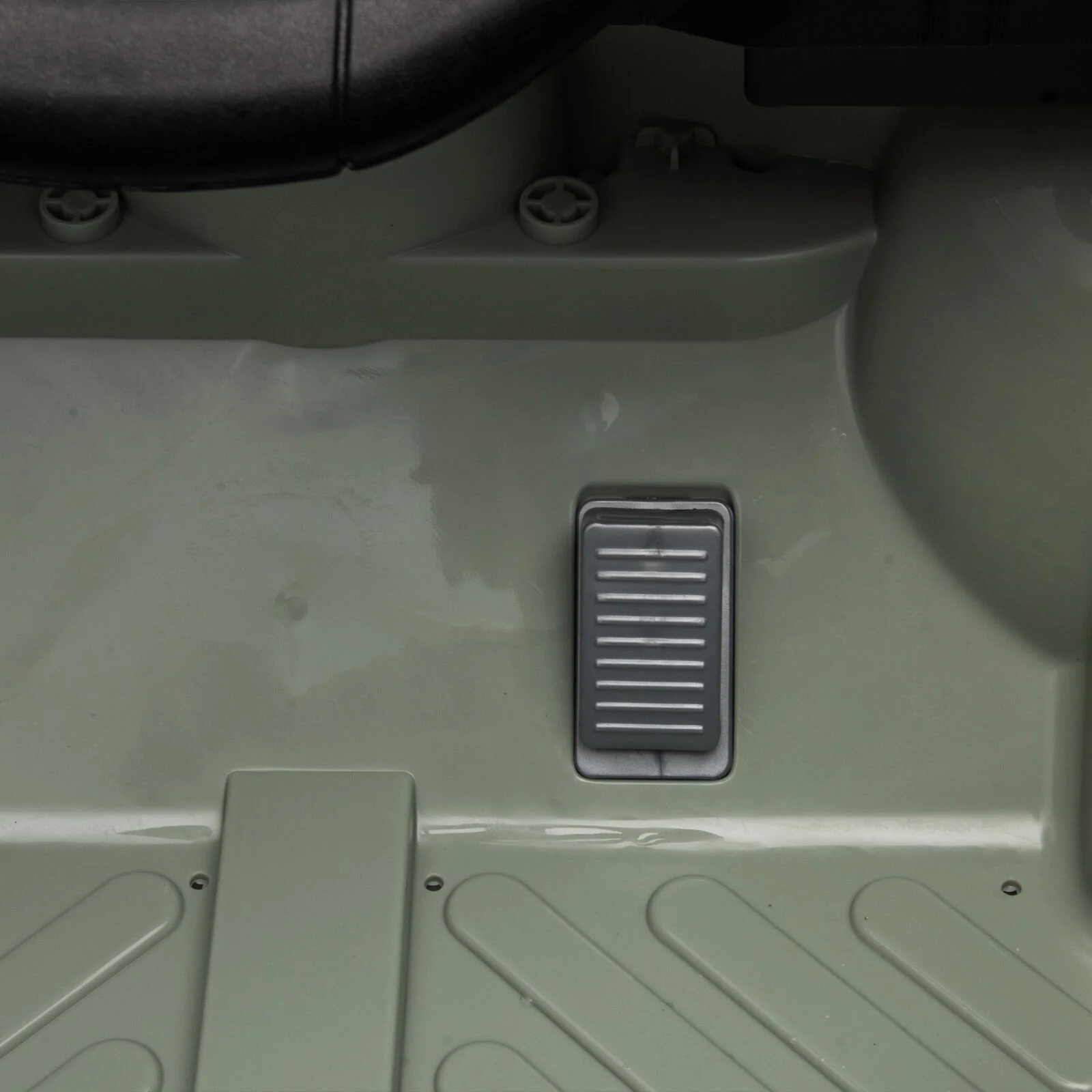 Licensed Toyota Tundra Olive 12V Kids Ride On Pickup Truck with 3 Speeds and Dual Motors - Image 11