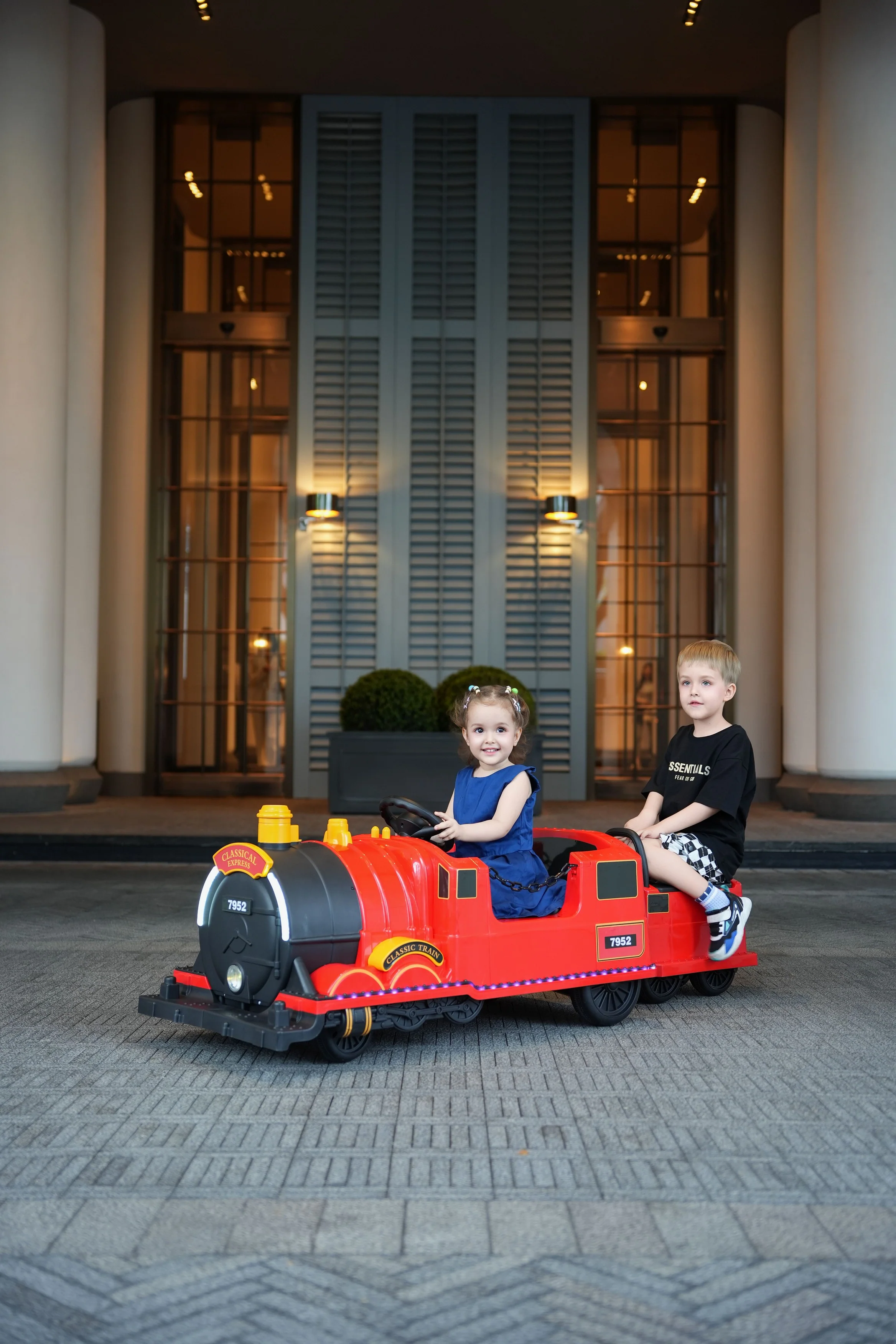 Kids Ride-On Train for Backyard Fun – Battery Powered w/Magic Cars® Remote Control, Real Steam Stack, MP3 & Working Caboose (Ages 1–10) - Image 19