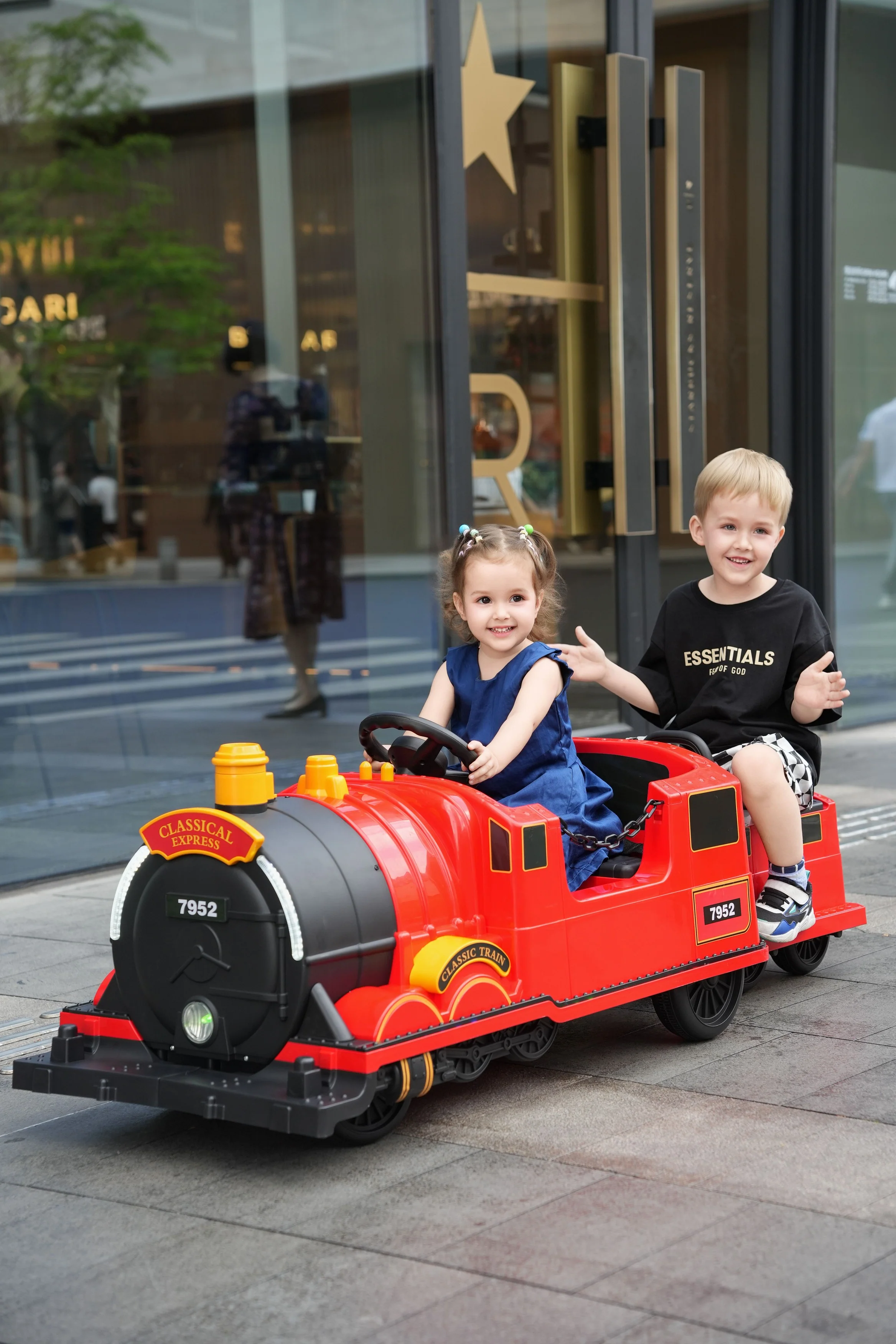 Kids Ride-On Train for Backyard Fun – Battery Powered w/Magic Cars® Remote Control, Real Steam Stack, MP3 & Working Caboose (Ages 1–10) - Image 28