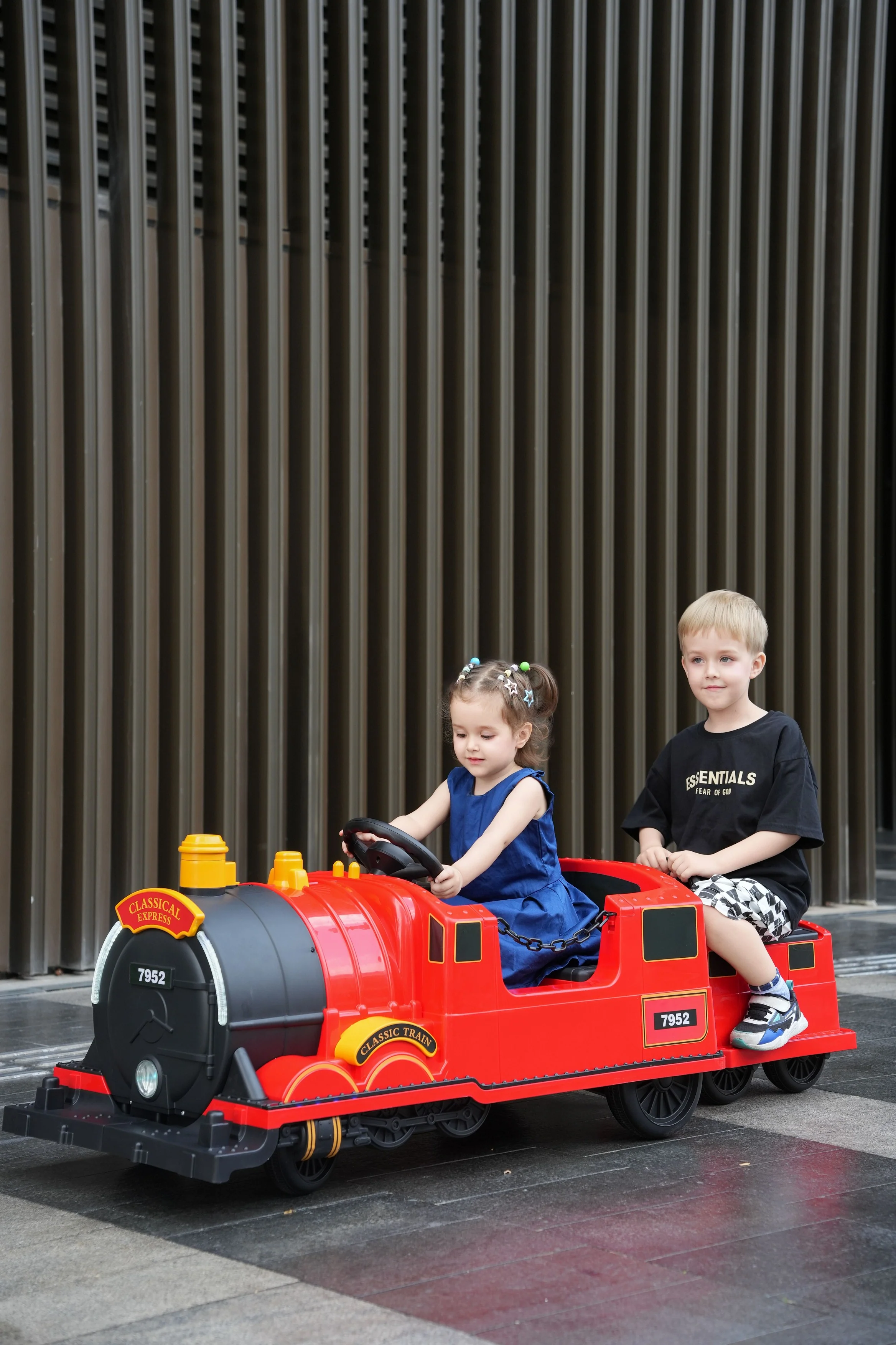 Kids Ride-On Train for Backyard Fun – Battery Powered w/Magic Cars® Remote Control, Real Steam Stack, MP3 & Working Caboose (Ages 1–10) - Image 29