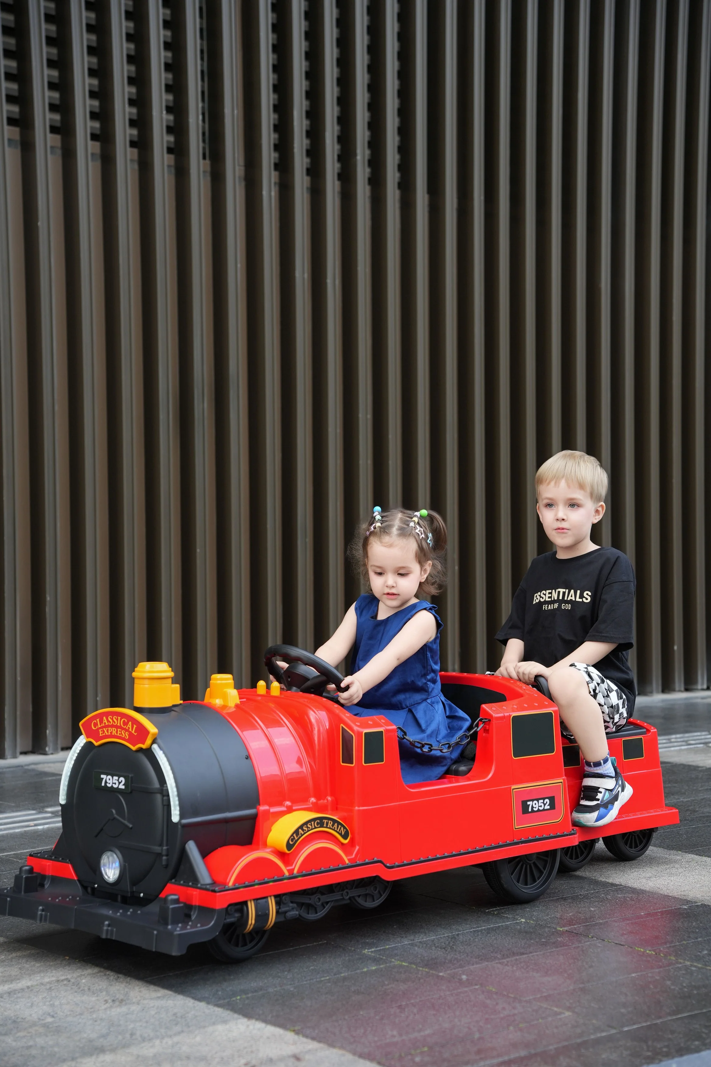 Kids Ride-On Train for Backyard Fun – Battery Powered w/Magic Cars® Remote Control, Real Steam Stack, MP3 & Working Caboose (Ages 1–10) - Image 31