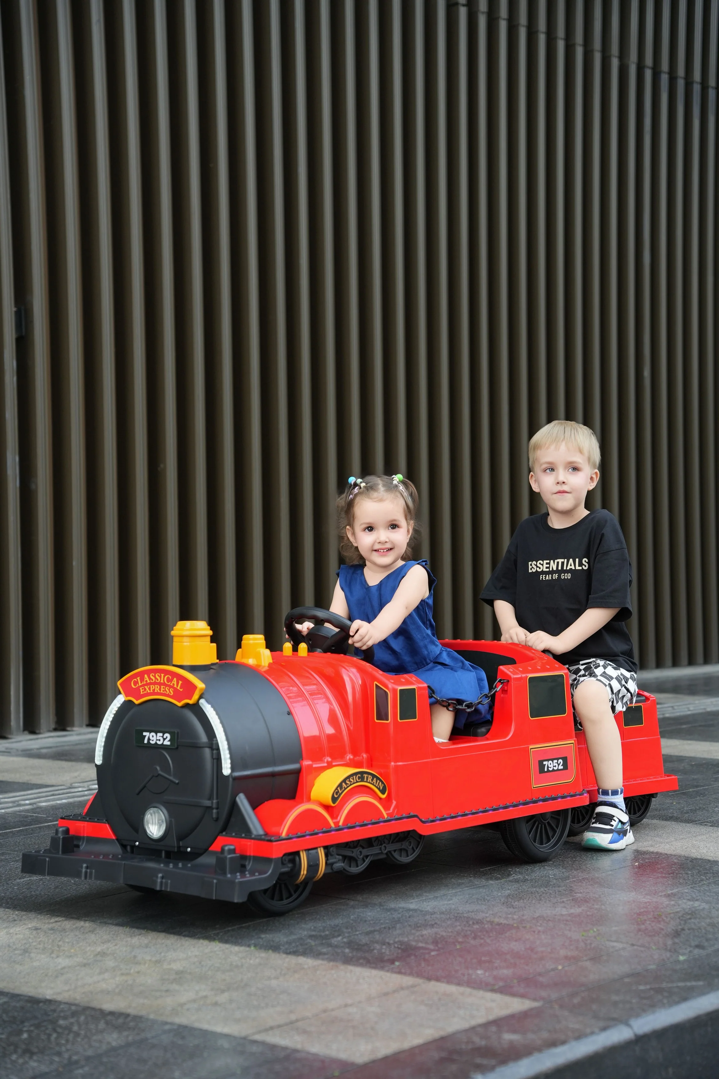 Kids Ride-On Train for Backyard Fun – Battery Powered w/Magic Cars® Remote Control, Real Steam Stack, MP3 & Working Caboose (Ages 1–10) - Image 35