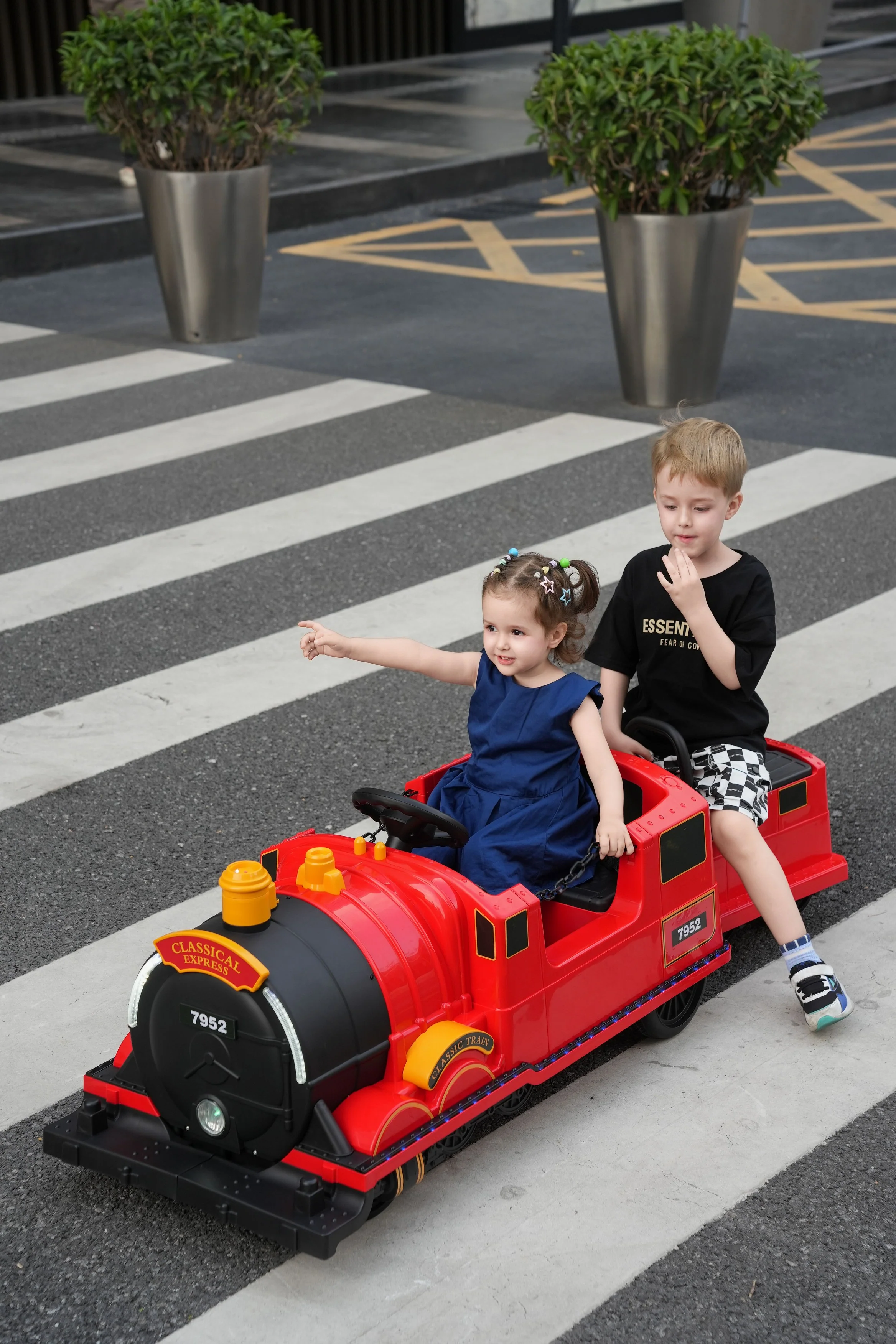 Kids Ride-On Train for Backyard Fun – Battery Powered w/Magic Cars® Remote Control, Real Steam Stack, MP3 & Working Caboose (Ages 1–10) - Image 36