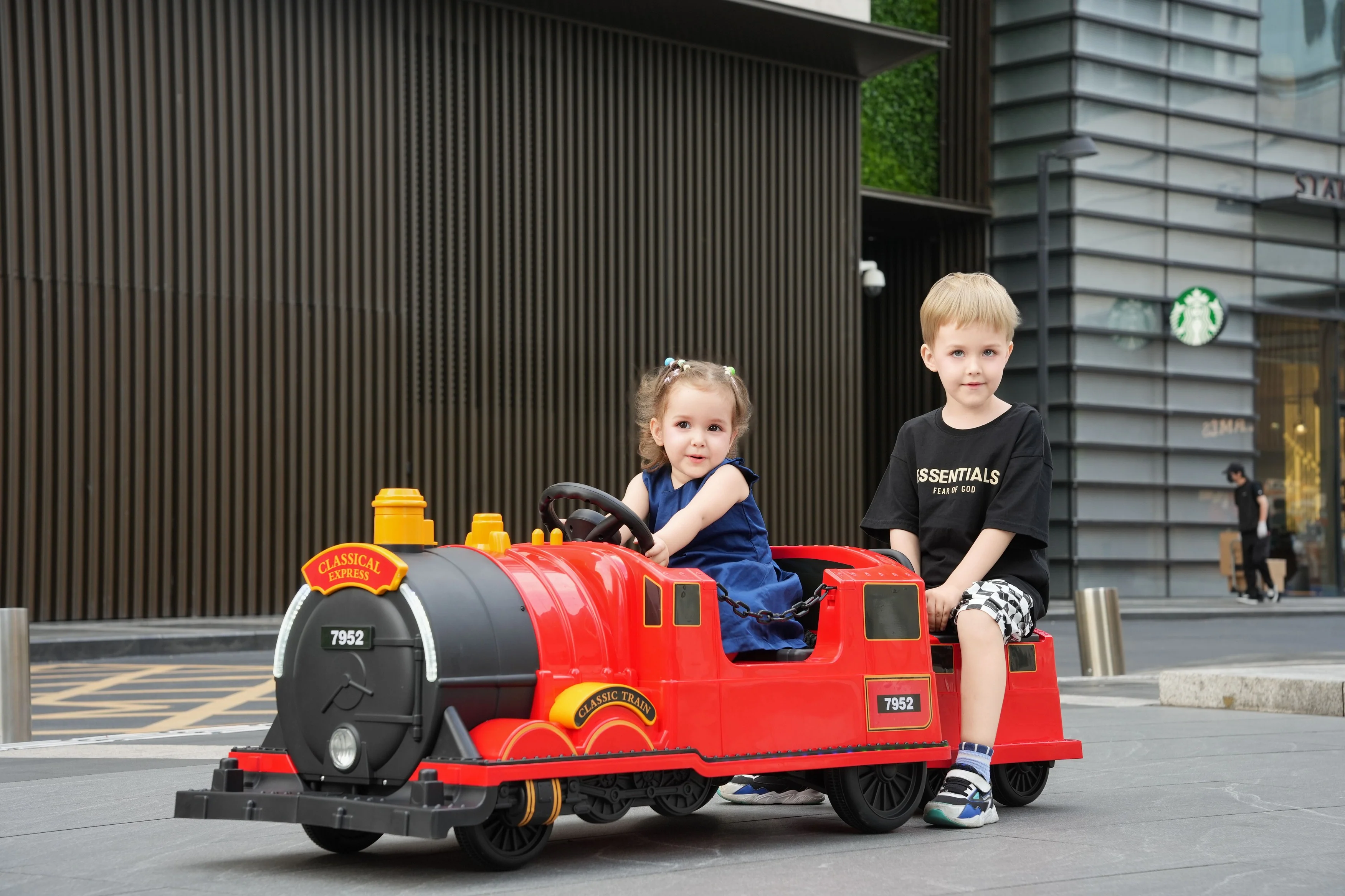 Kids Ride-On Train for Backyard Fun – Battery Powered w/Magic Cars® Remote Control, Real Steam Stack, MP3 & Working Caboose (Ages 1–10) - Image 37