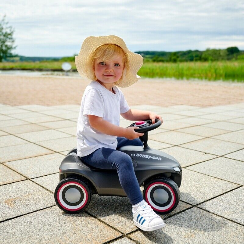 Neo Anthrazit BIG Rider Bobby Car: The Ultimate Riding Experience - Image 2