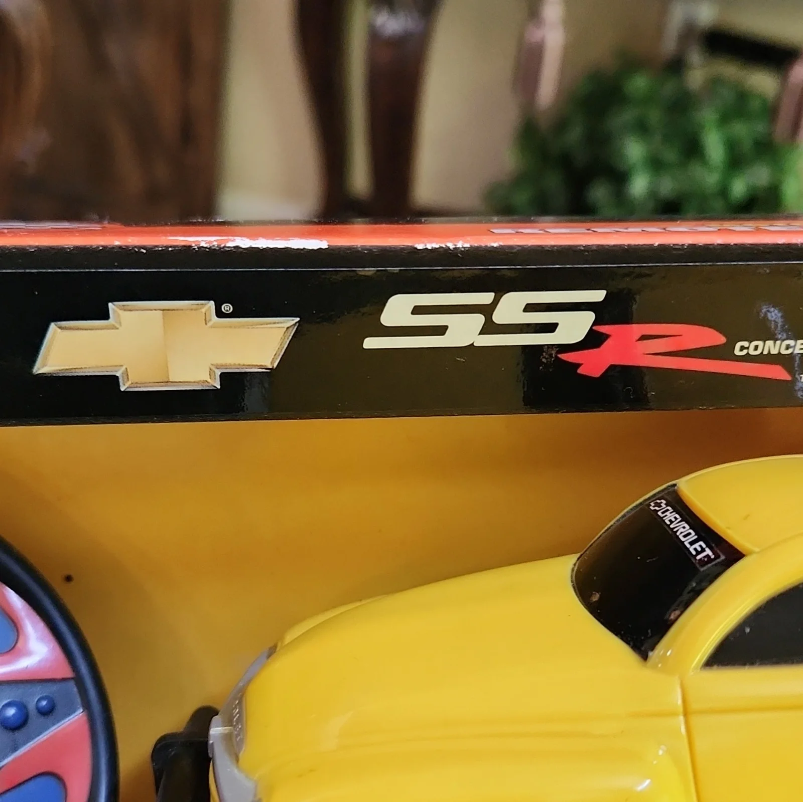 Limited Edition 2005 Road Rippers Chevrolet SSR Yellow Remote Control Car - Image 23