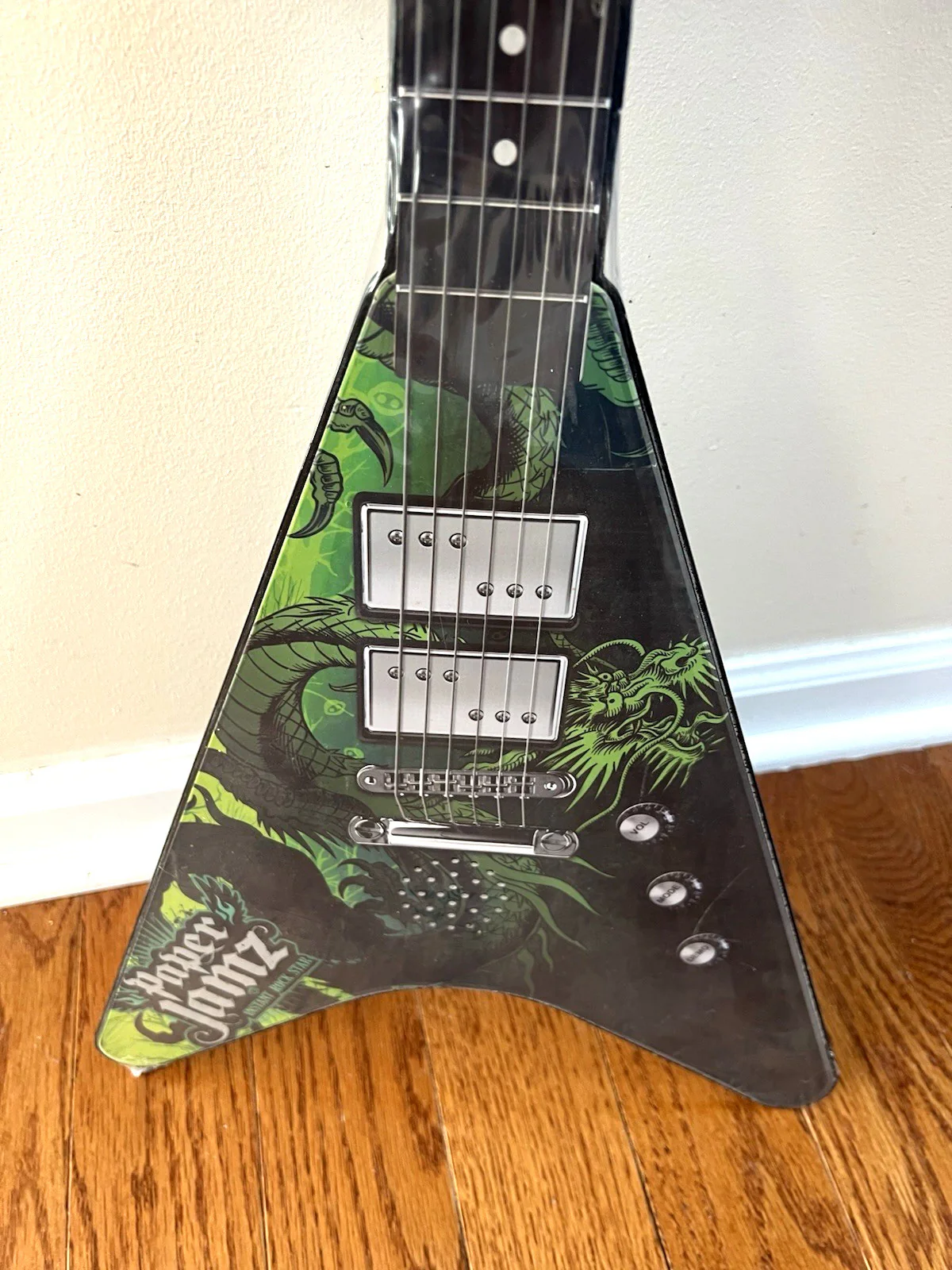 Paper Jamz Green Dragon Rock Star Guitar Series 2 by WowWee - Image 3
