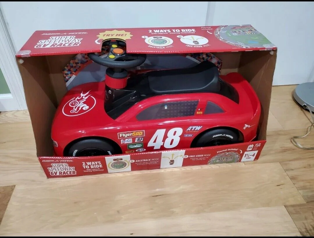 Rev Up the Fun with the Radio Flyer 6v Racer Ride On Car for Toddlers - Image 2