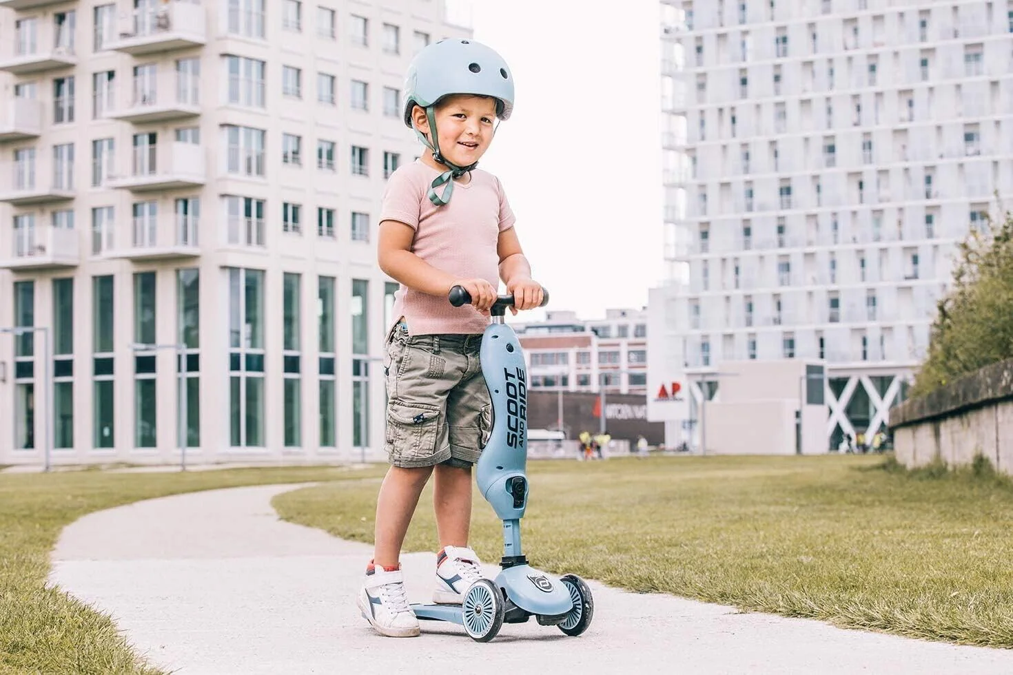 Revolutionize Playtime with the Highwaykick 1 Children's 2-in-1 Scooter - Image 4