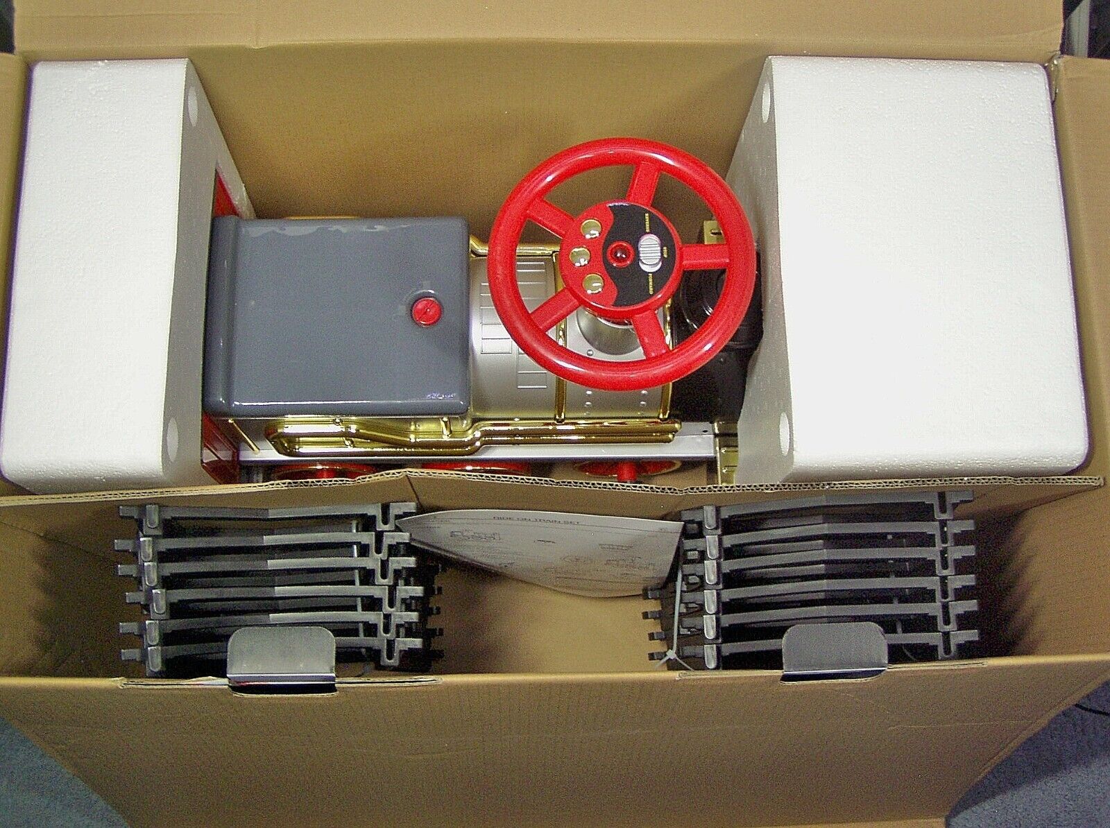 Ride the Rails with Fao Schwarz's Toddler Train Set - Locomotive and Track Included! - Image 3