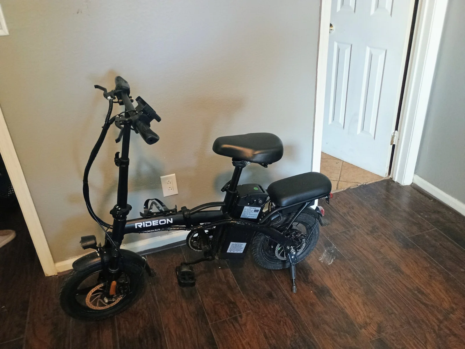 Kids Electric Ride-On Vehicle with Safety Features - Image 11